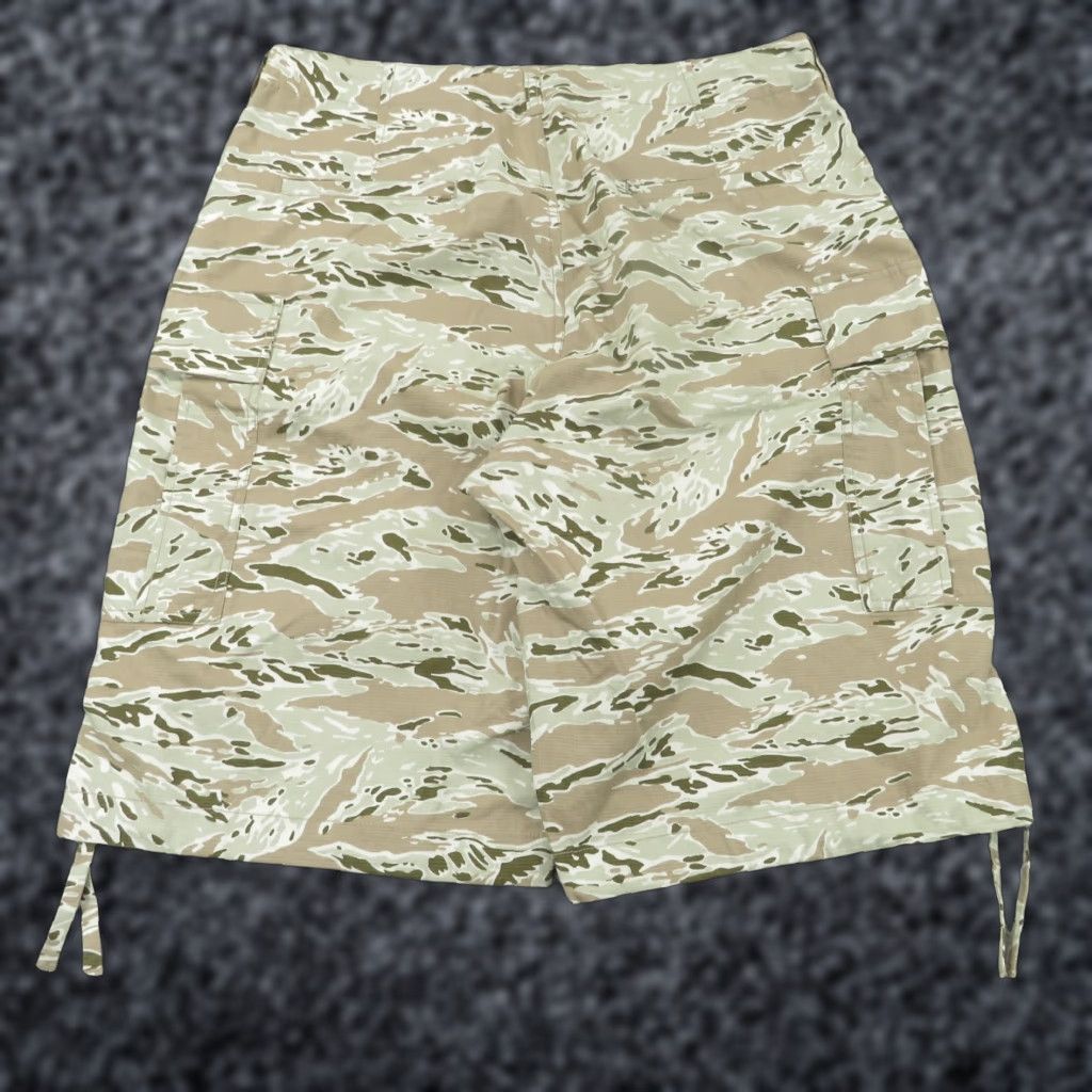 Lacoste Lacoste Shorts Mens 34 Cargo Tiger Stripe Military Utility Ripstop Drawstring Pants Size US 34 / EU 50 - 1 Thumbnail