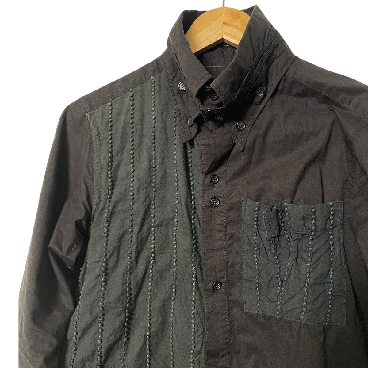 Yasuyuki Ishii Yasuyuki Ishii bead detail button shirt Size US M / EU 48-50 / 2 - 3 Thumbnail