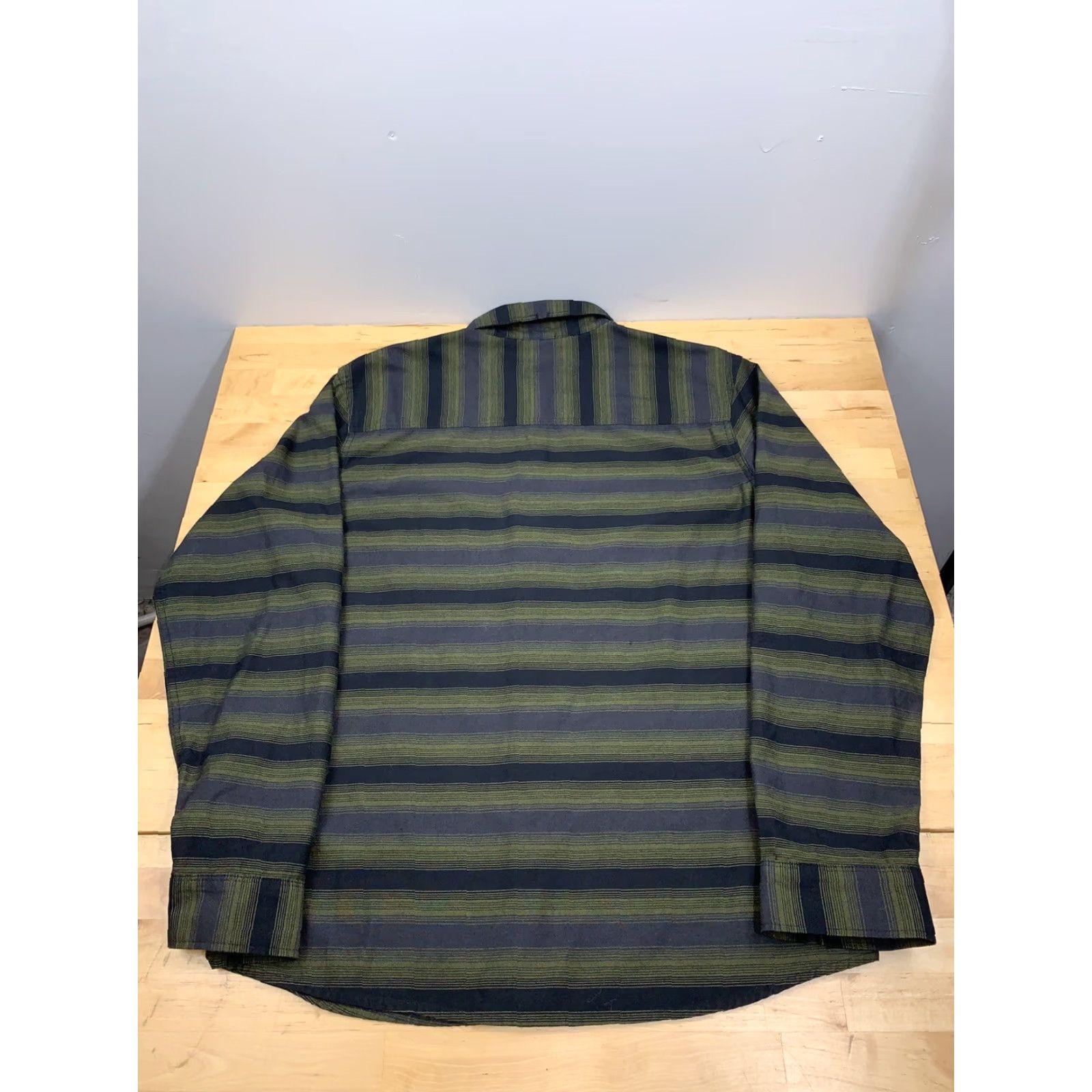 Mountain Hardwear Mountain Hardwear Button Up Shirt M Striped Long Sleeve Casual Outdoor #6119 Size US M / EU 48-50 / 2 - 2 Thumbnail