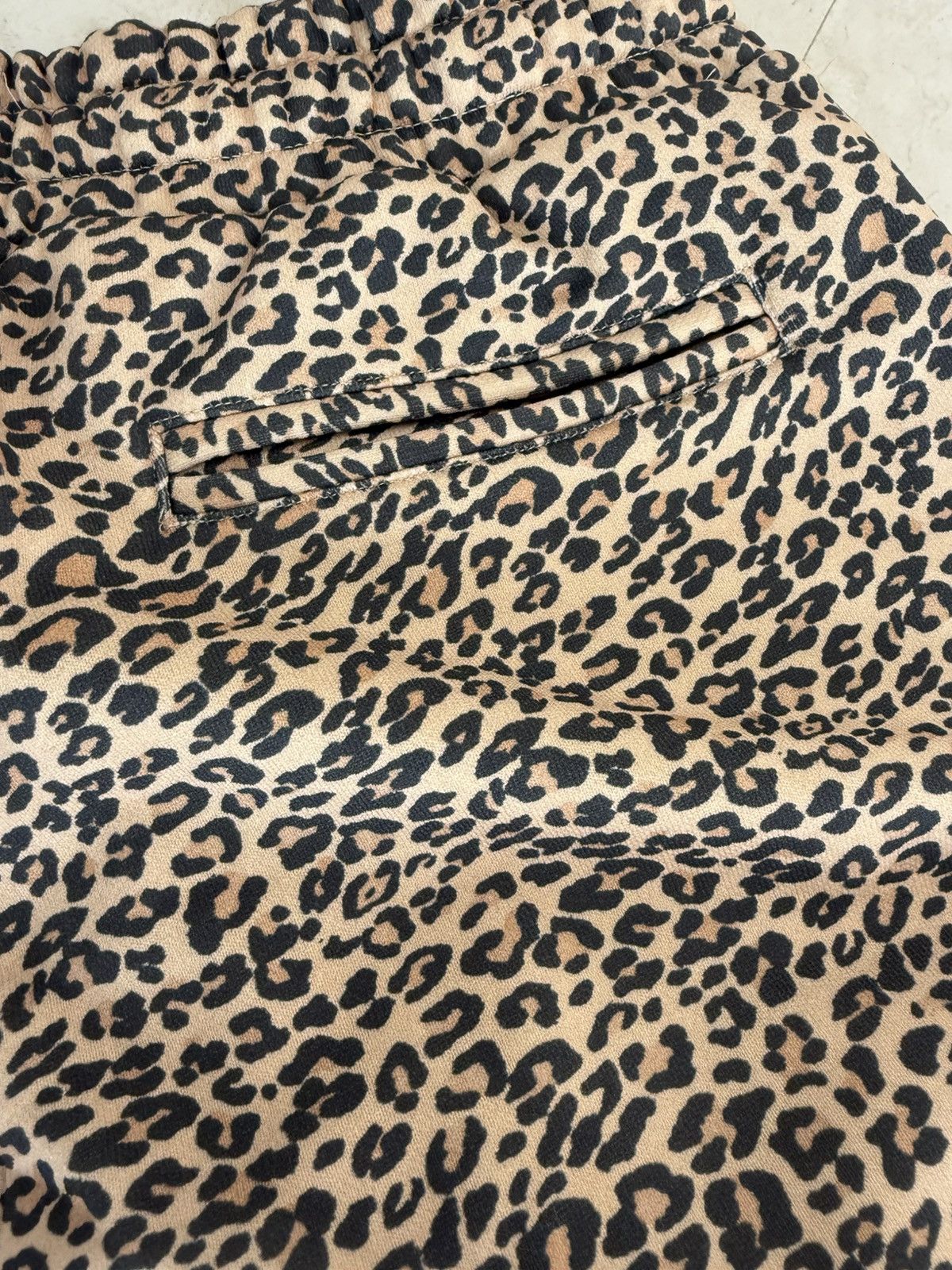 Other Azva Leopard Sweat Shorts medium Size US 32 / EU 48 - 4 Thumbnail