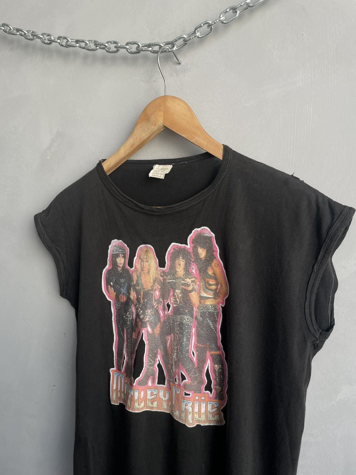 Band Tees Vtg washed cotton 90s tank top Motley Crue shirt Size US M / EU 48-50 / 2 - 4 Thumbnail