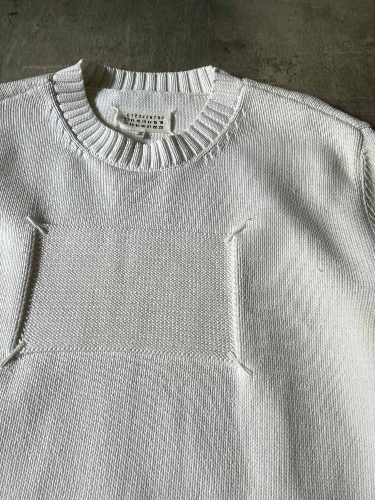 Maison Margiela Maison Margiela S/S 20 tag on chest white sweater rare Size US L / EU 52-54 / 3 - 6 Thumbnail