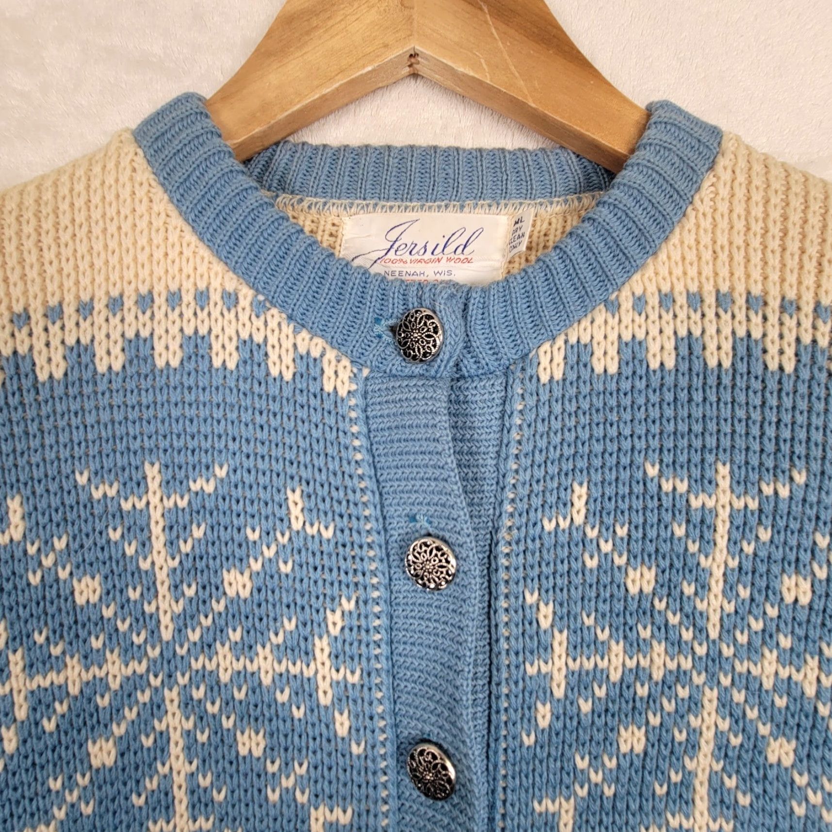 Vintage VINTAGE Jersild Blue Sweater Cardigan Cream Accents Size ML/US Size L 1980s Wool Mens Womens? Size L / US 10 / IT 46 - 3 Thumbnail