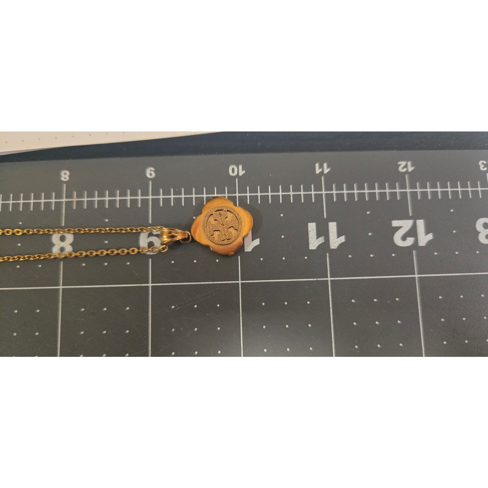 Tory Burch Tory Burch pendant on adjustable gold toned chain Size ONE SIZE - 8 Thumbnail