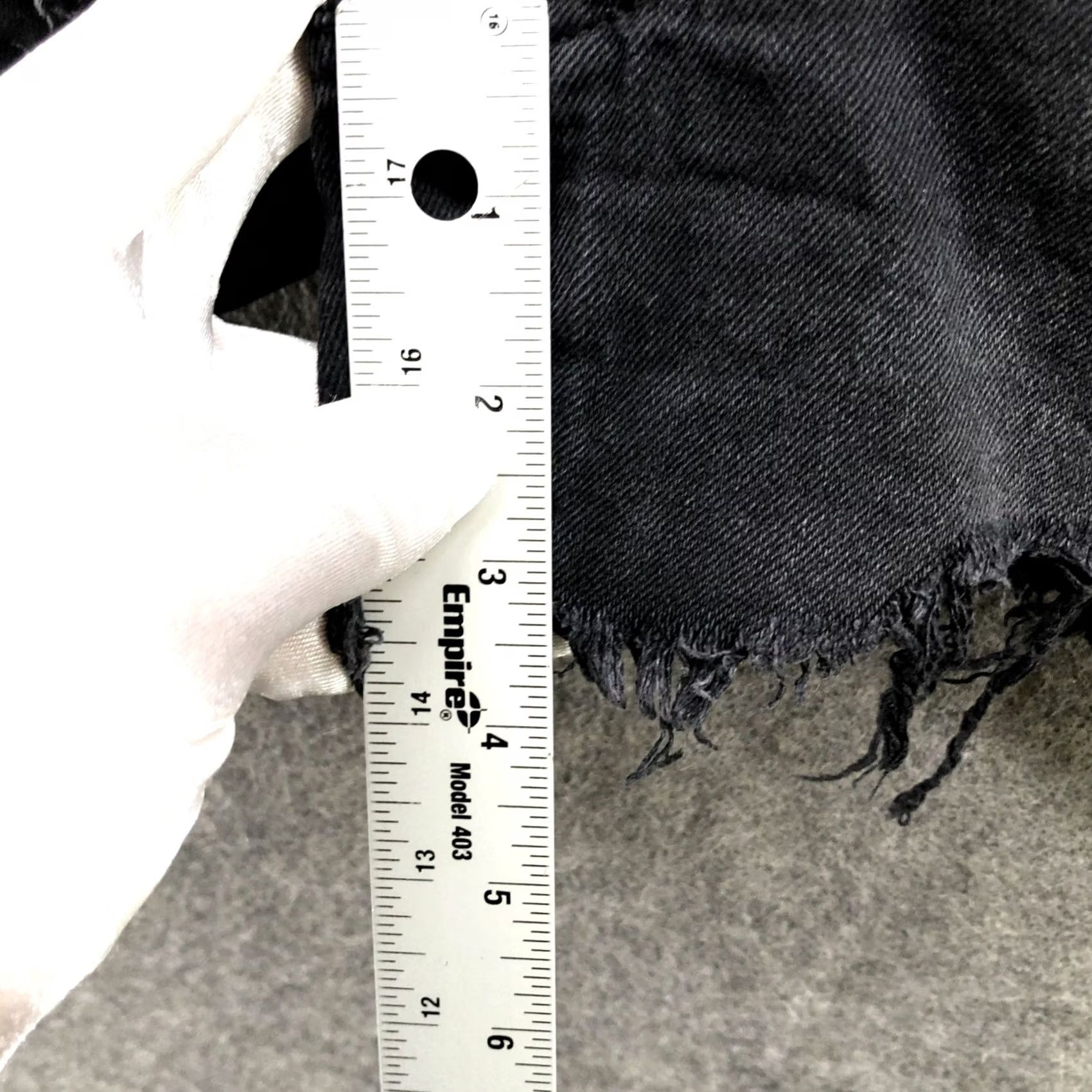 American Eagle Outfitters VINTAGE? No — American Eagle Highest Rise Mom Short Womens 2 Comfort Stretch Waistband Black Denim Flat Front 5-Pocket Regular Fit Women’s Shorts Size 26" / US 2 / IT 38 - 5 Thumbnail