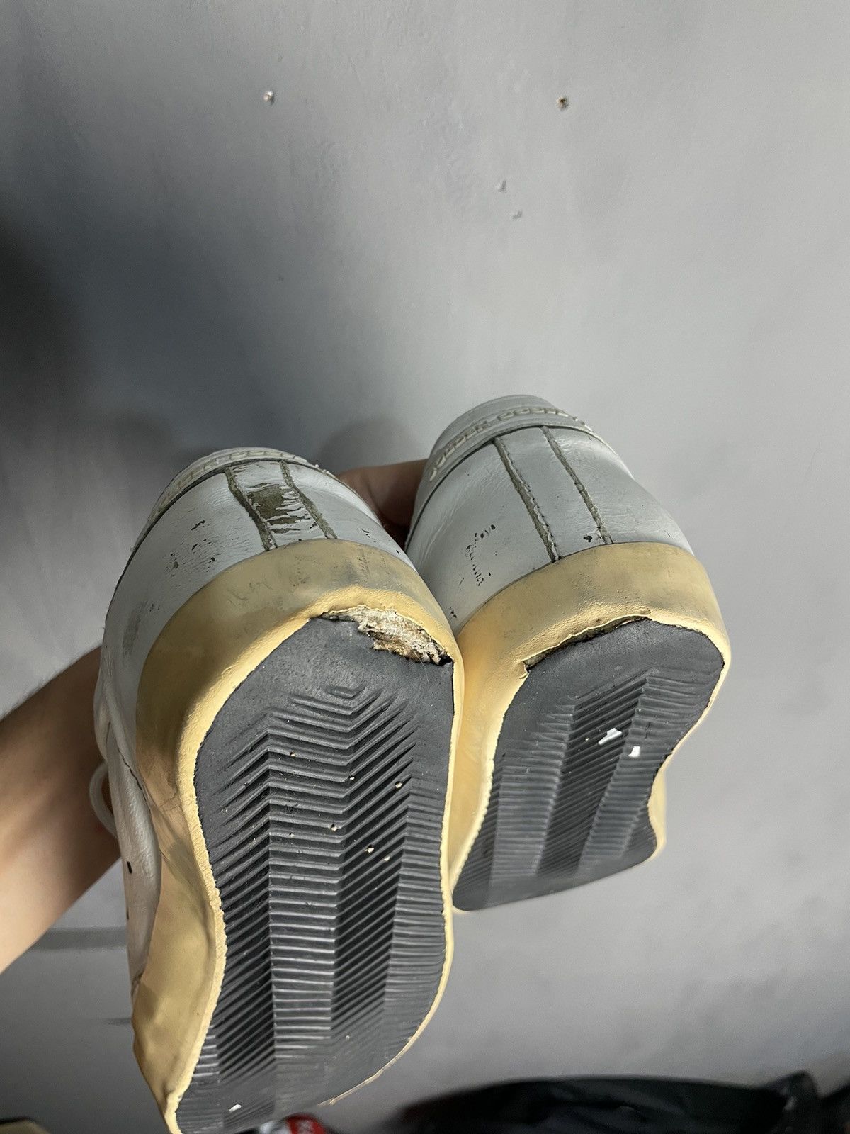 Golden Goose Mens Golden Goose shoes Size US 8 / EU 41 - 10 Thumbnail