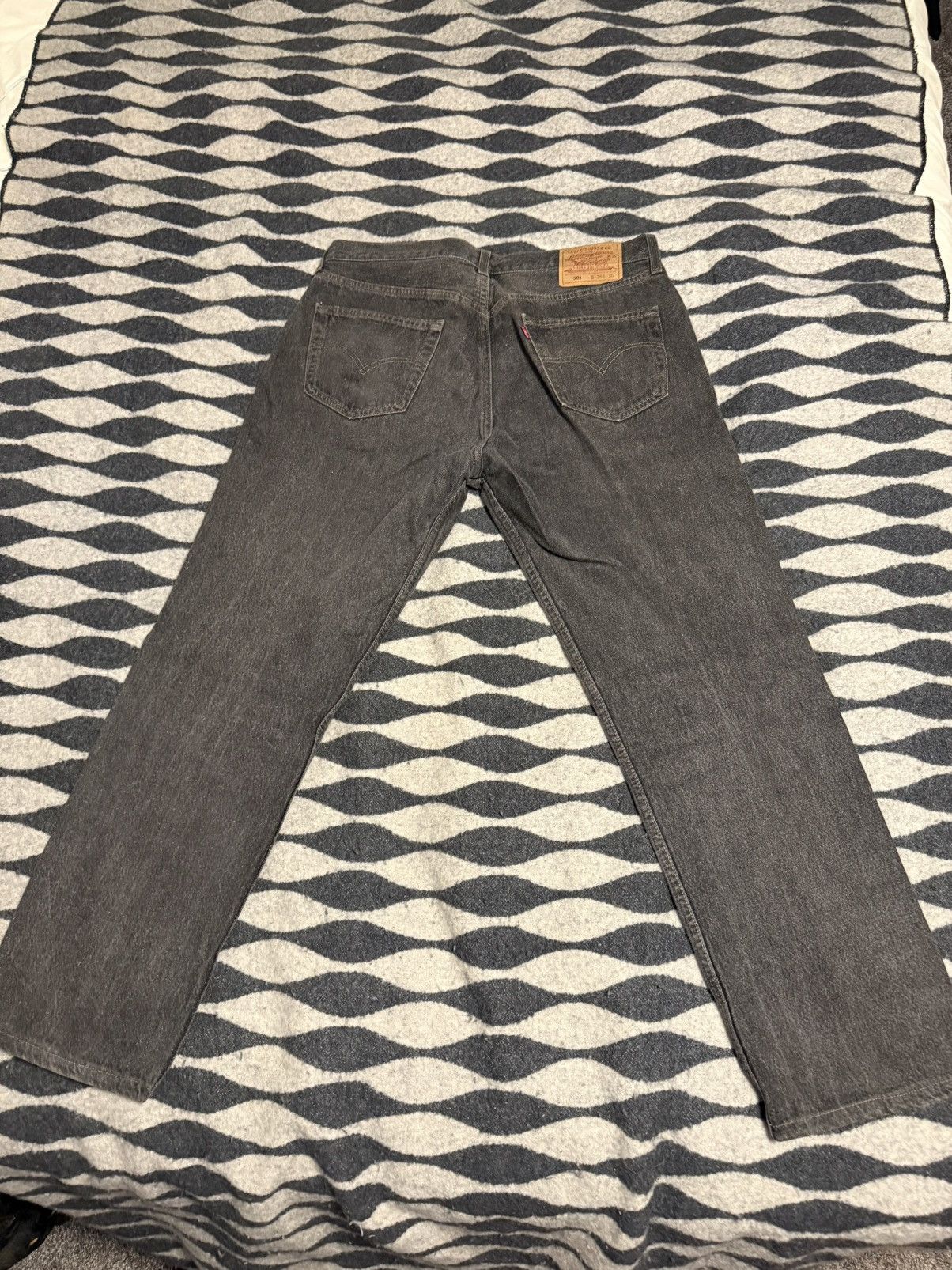 Levi's × Vintage Black grey Levi’s 501 90s Size US 36 / EU 52 - 2 Thumbnail