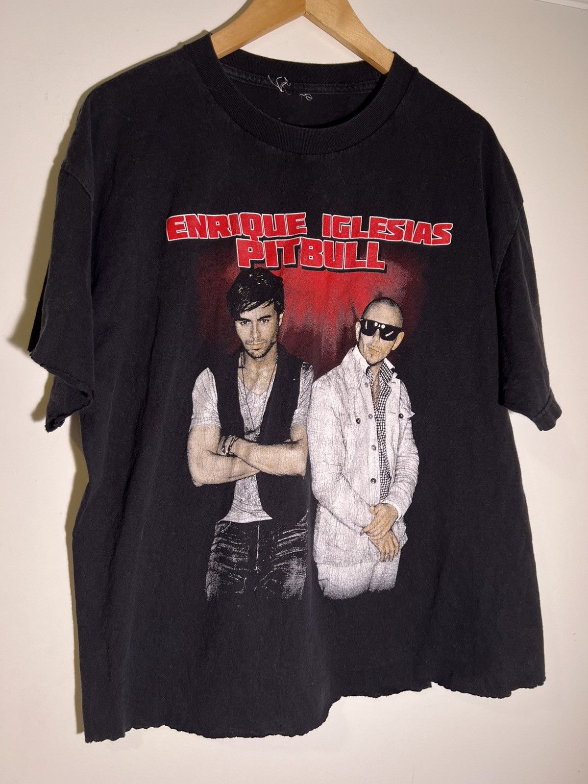 Band Tees 2014 Enrique Iglesias Pitbull Latino Streetwear Tour Shirt Size US L / EU 52-54 / 3 - 1 Thumbnail