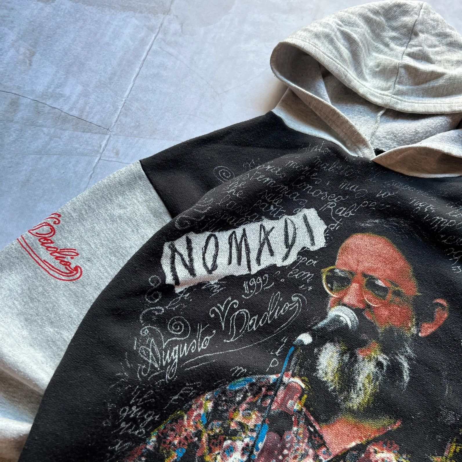 Band Tees vintage 1992 I Nomadi Augusto Daolio hoodie sweatshirt 90s 80s band tee rocker retro tour group Size US XL / EU 56 / 4 - 3 Thumbnail
