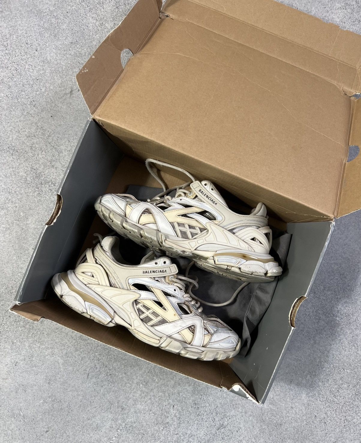 Balenciaga Size 8 - Balenciaga Track 2.0 White Beige Men’s Sneakers Size US 8 / EU 41 - 2 Thumbnail