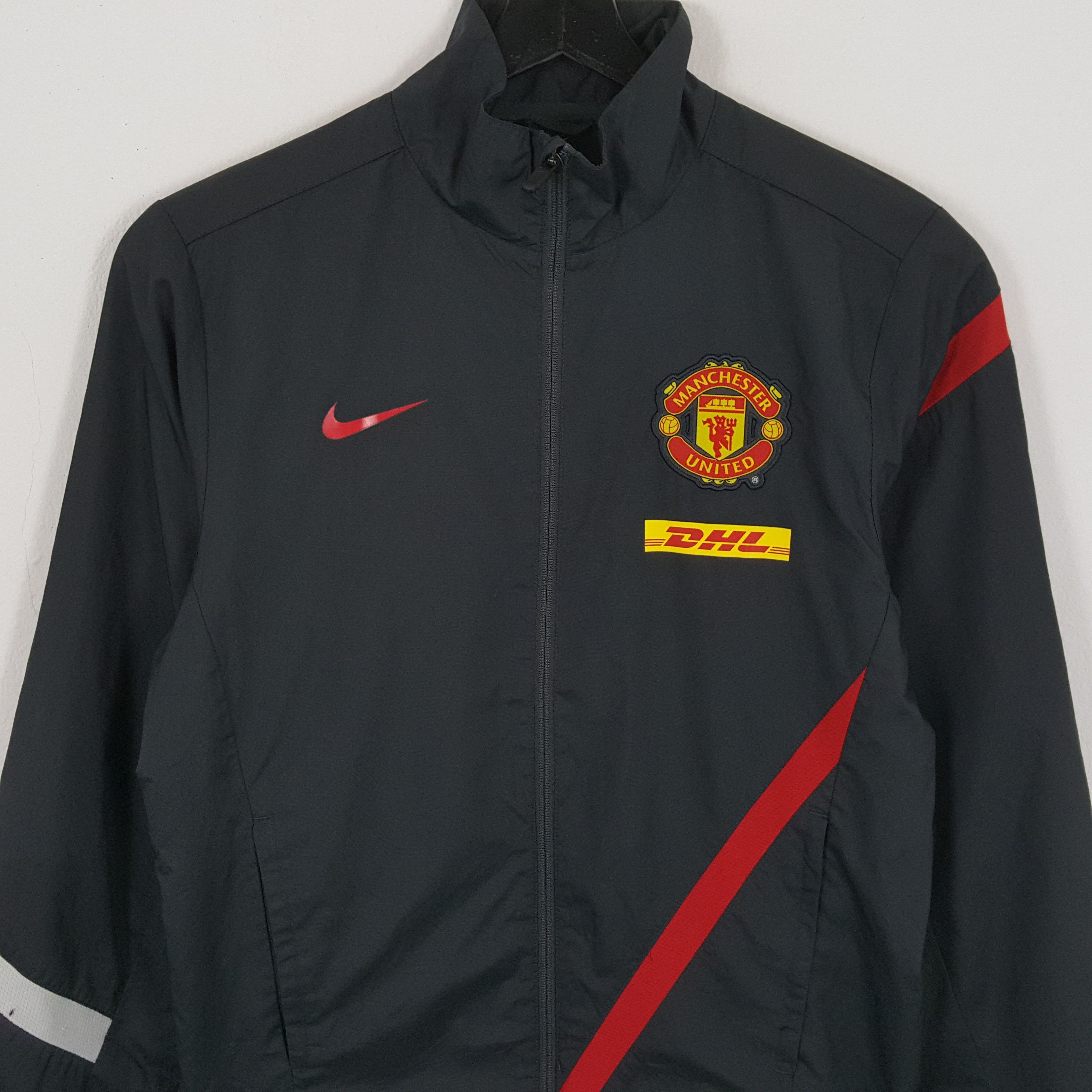 Nike × Vintage NIKE MANCHESTER UNITED Soccer Club Windbreaker Jacket Size US M / EU 48-50 / 2 - 2 Thumbnail