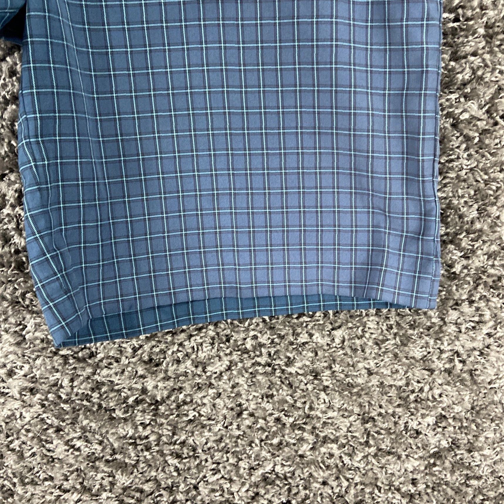 Izod IZOD Golf Blue Plaid Shorts Men’s 33 Size US 33 - 2 Thumbnail