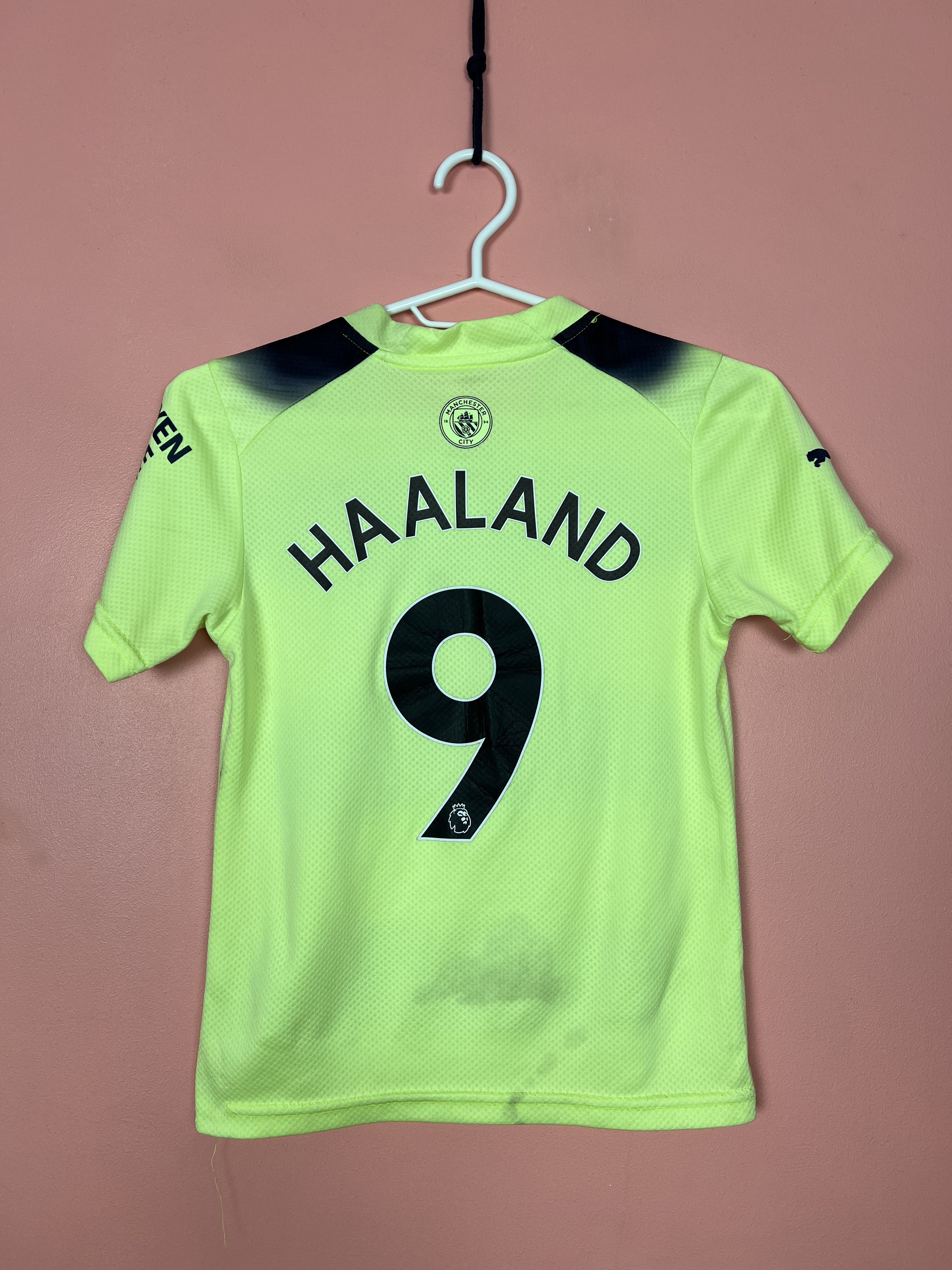 Puma puma Manchester city Kids teen HAALAND soccer jersey Size US M / EU 48-50 / 2 - 3 Thumbnail