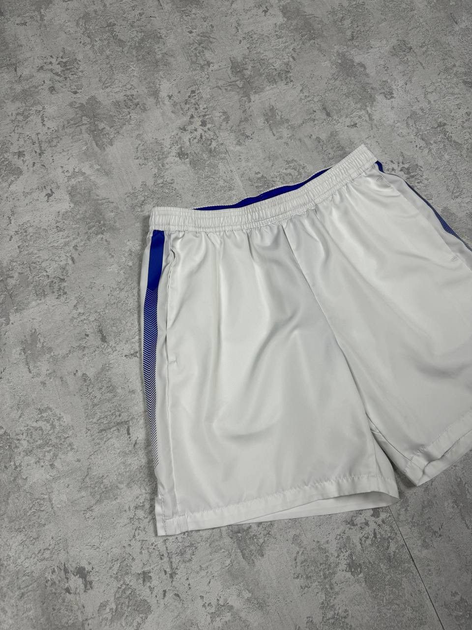 Nike Nike White Men Shorts Size L Size US 33 - 2 Thumbnail