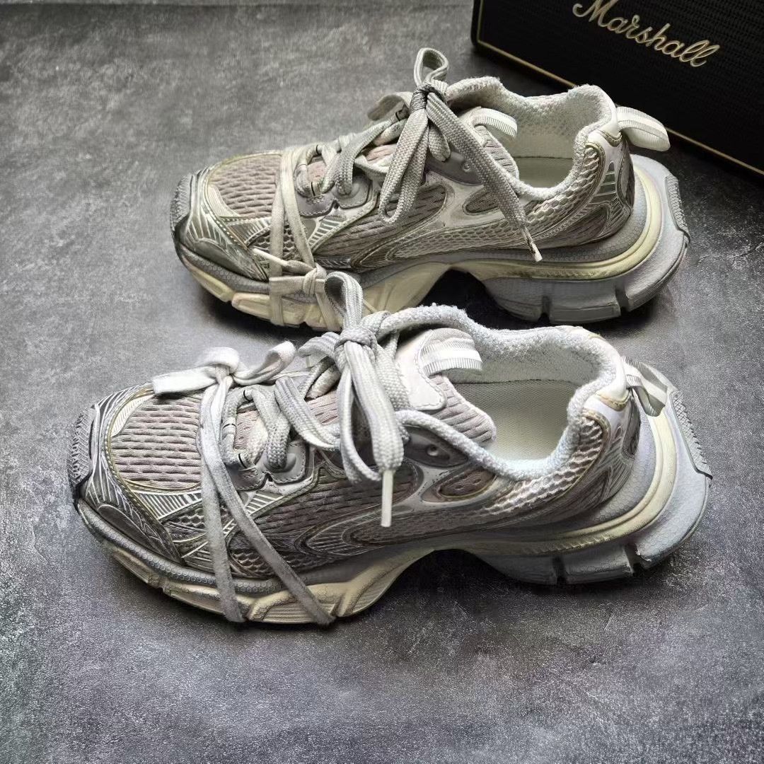 Balenciaga Balenciaga Beige Lowtop Sneakers XXXL Men Size US 10 / EU 43 - 1 Thumbnail
