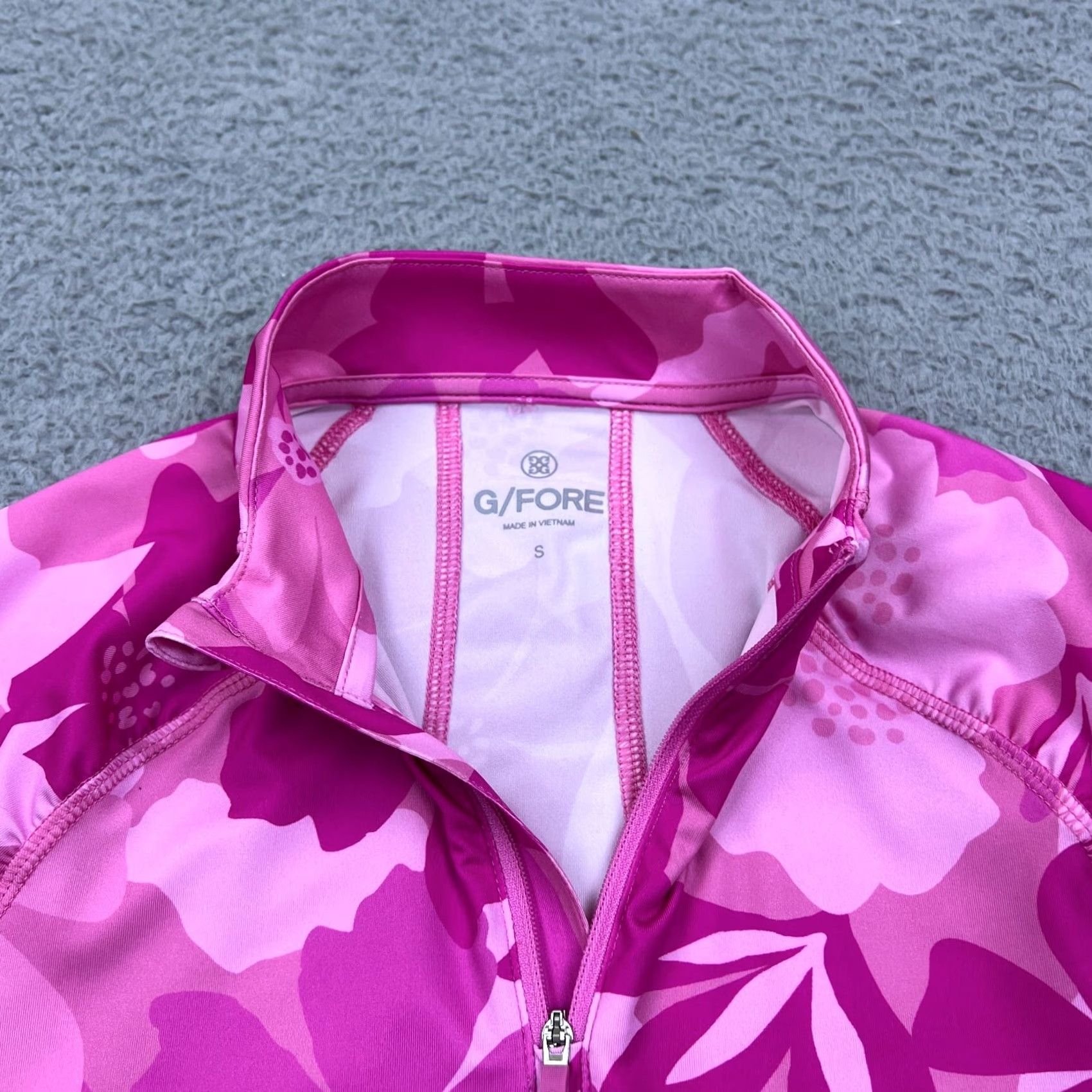 G/FORE G/FORE Womens Floral Camo Tech Jersey 1/4 Zip Golf Pullover Azalea Pink Sz S Top Size S / US 4 / IT 40 - 7 Thumbnail