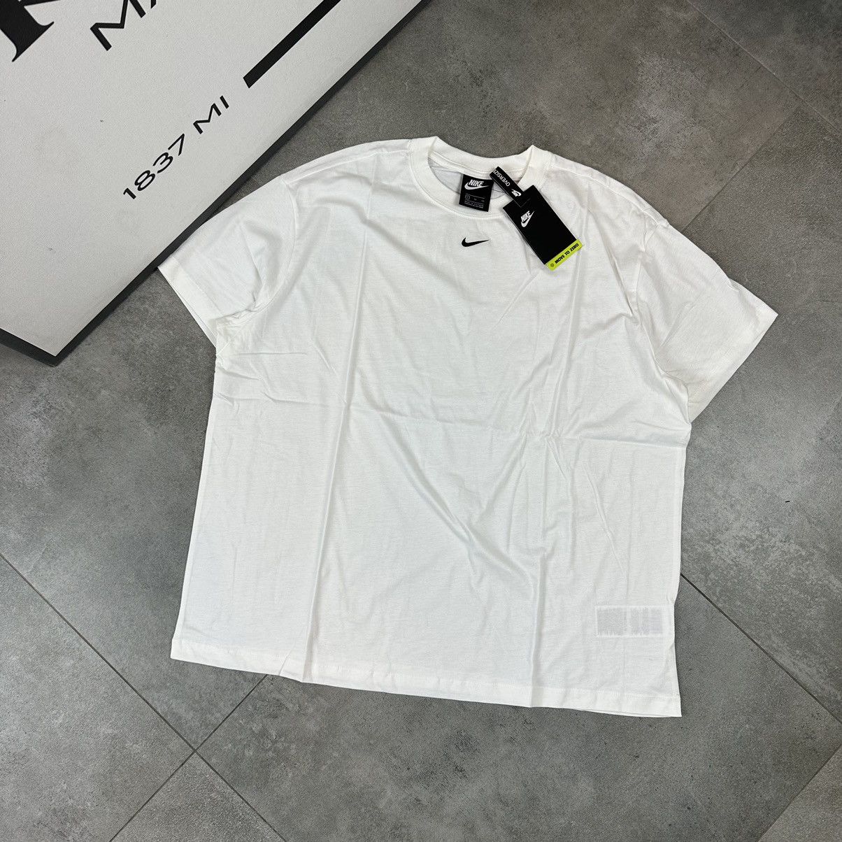 Nike Nike central swoosh t-shirt streetwear XL white Size US XL / EU 56 / 4 - 1 Thumbnail