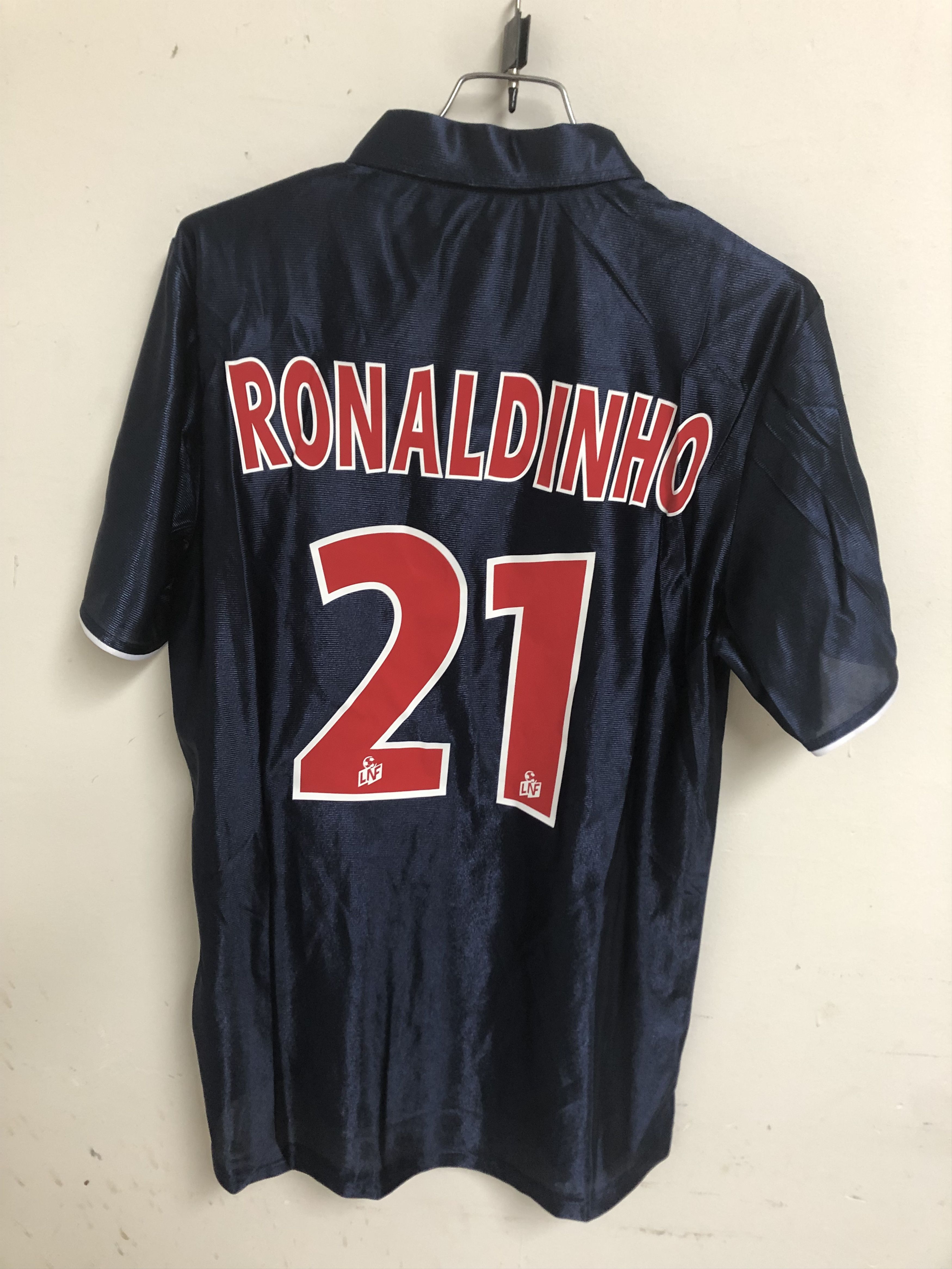 Vintage 2001-2002 Ronaldinho PSG Home Soccer Jersey Size US L / EU 52-54 / 3 - 2 Thumbnail