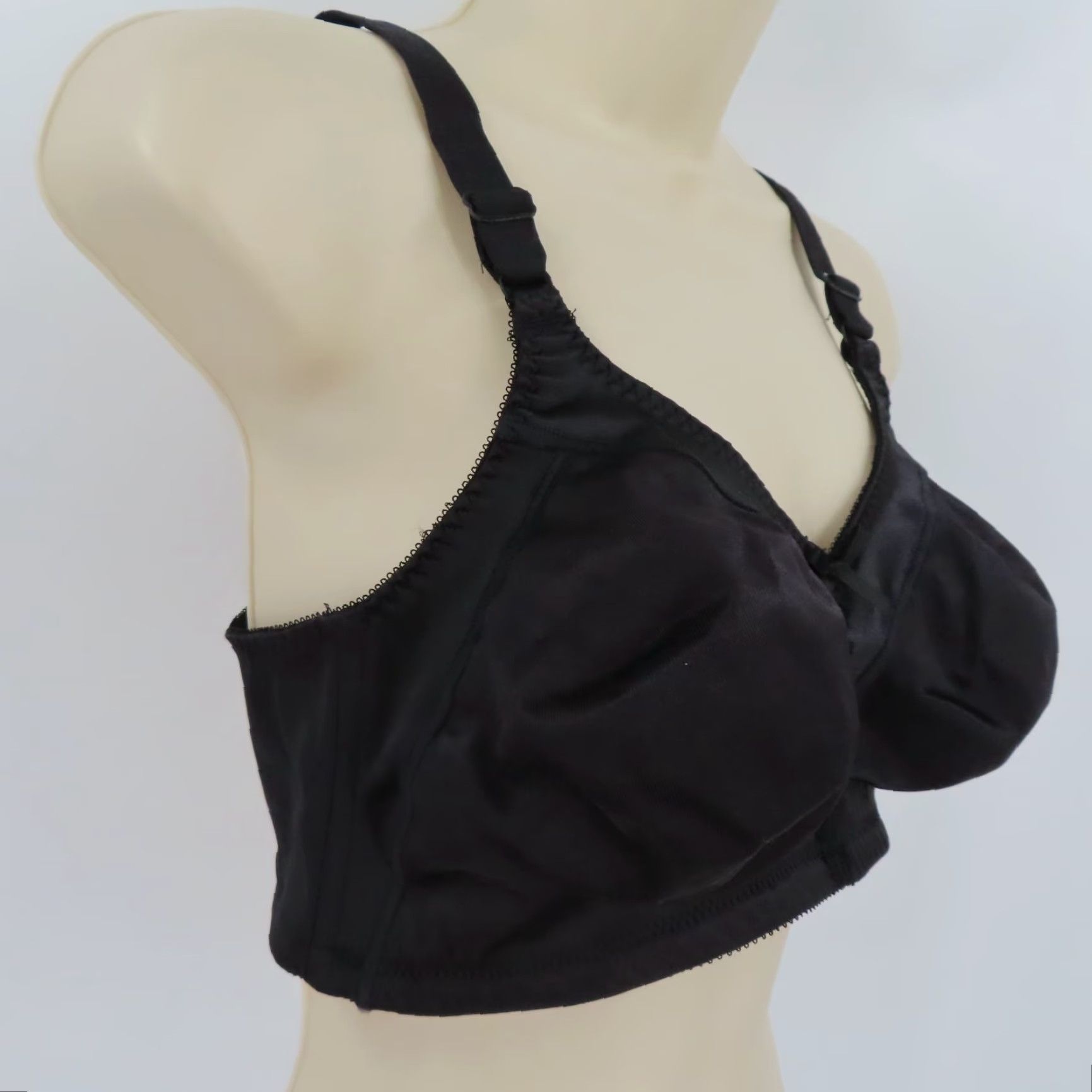 Vintage Bali Bra 38D Black Wireless Unlined Double Support 3820 T-Shirt Style Women Size ONE SIZE - 2 Thumbnail