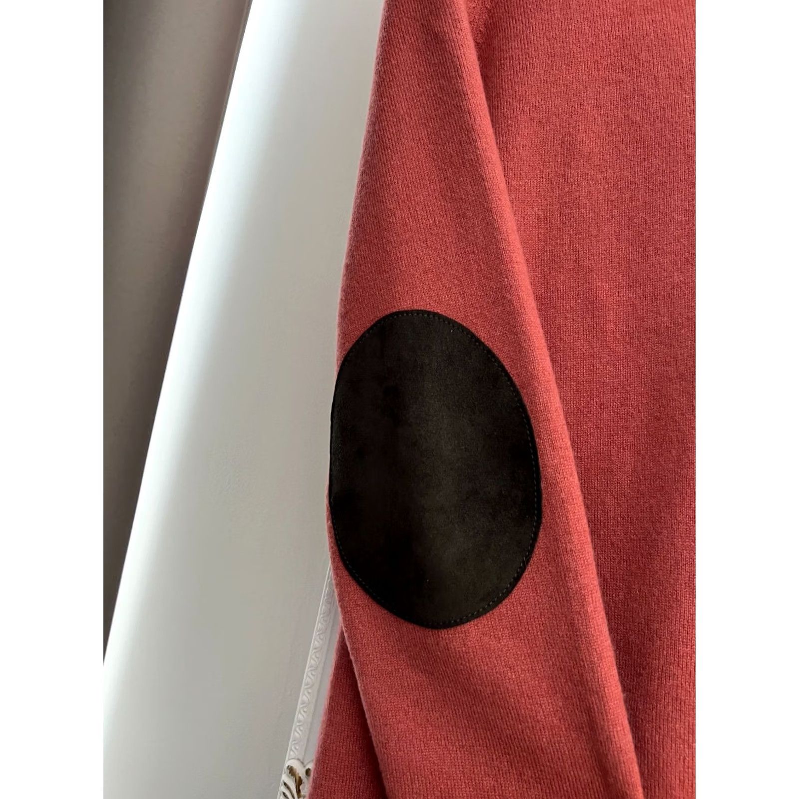 Brunello Cucinelli Brunello Cucinelli Women’s Cashmere Sweater XL V-Neck Elbow Patch Made in Italy Shirt Womens XL Cashmere Sweater Elbow Patch V-Neck Italy Size XL / US 12-14 / IT 48-50 - 6 Thumbnail
