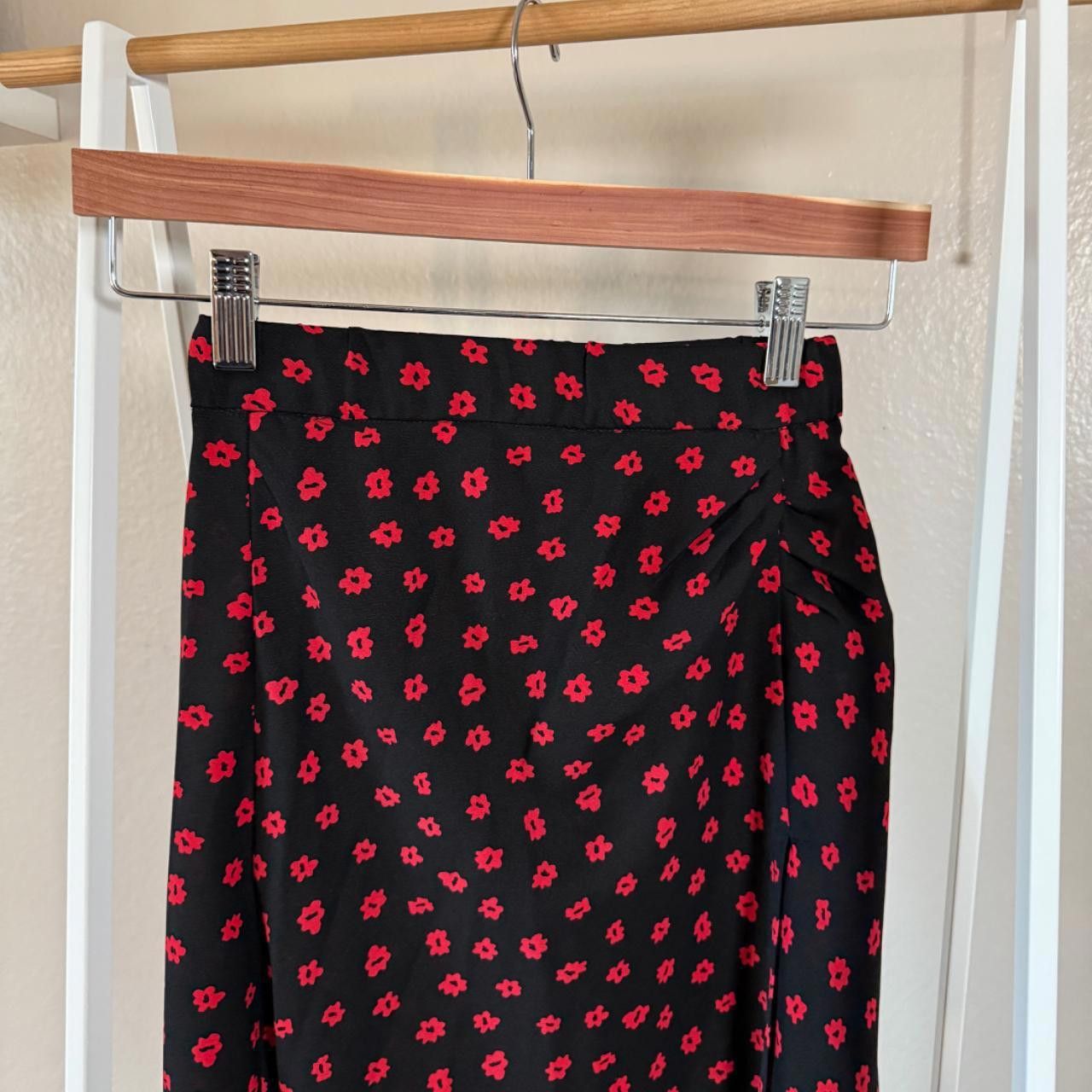 Designer princess polly black with red flower midi skirt❤️ Size 27" / US 4 / IT 40 - 4 Thumbnail