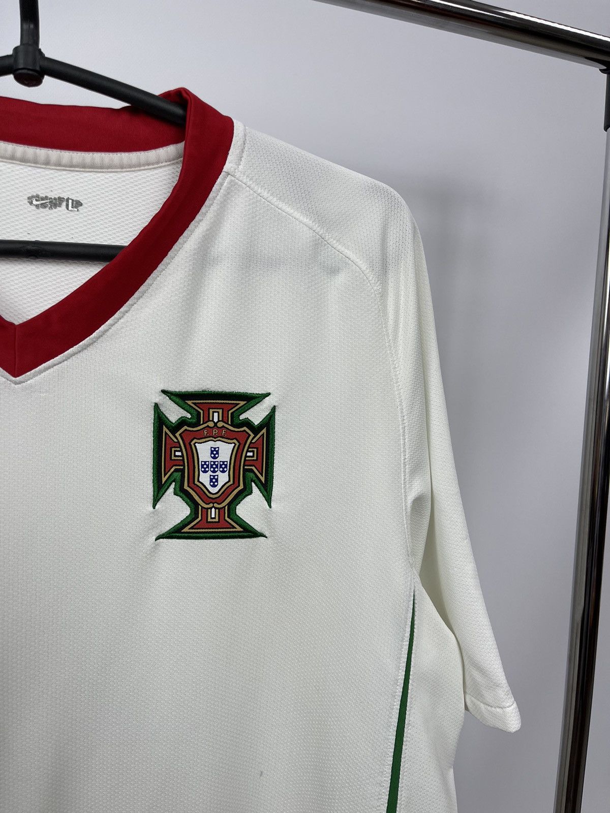 Nike Nike 2008-2009 Portugal National Team Soccer Jersey Size L Size US L / EU 52-54 / 3 - 2 Thumbnail