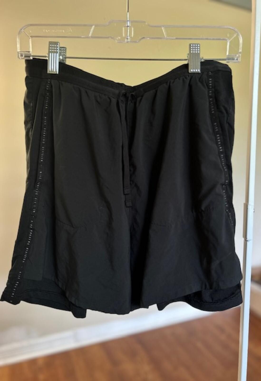 Nike Nike Running Division Black Athletic Shorts Medium Size US 32 / EU 48 - 1 Thumbnail