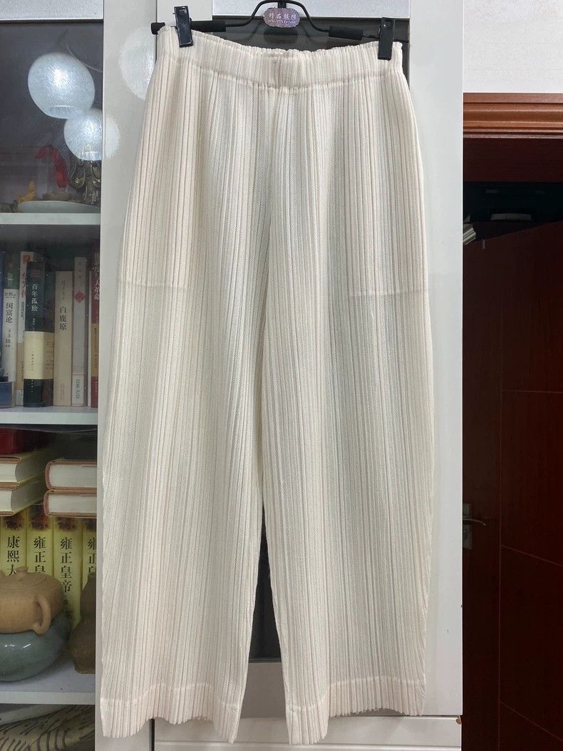 Issey Miyake Issey Miyake size:2 White pleated pants Size 42" / US 20 - 1 Thumbnail