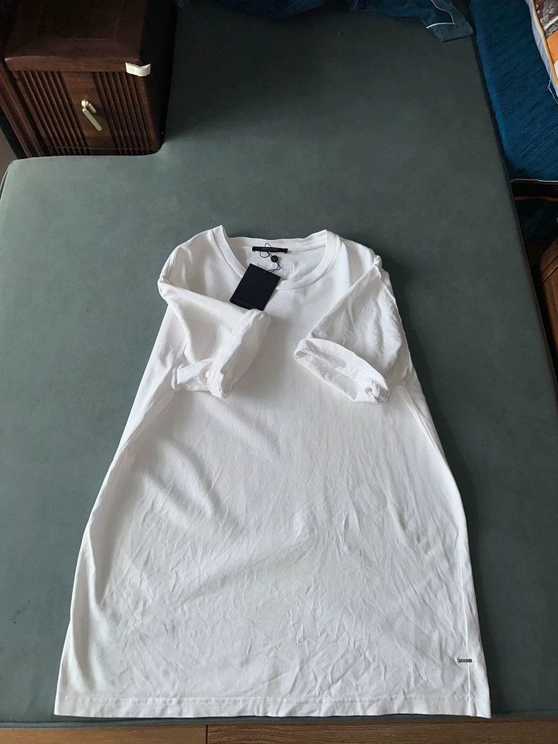 Louis Vuitton Louis Vuitton Back slogan instructions plain white short sl Size US XXL / EU 58 / 5 - 3 Thumbnail