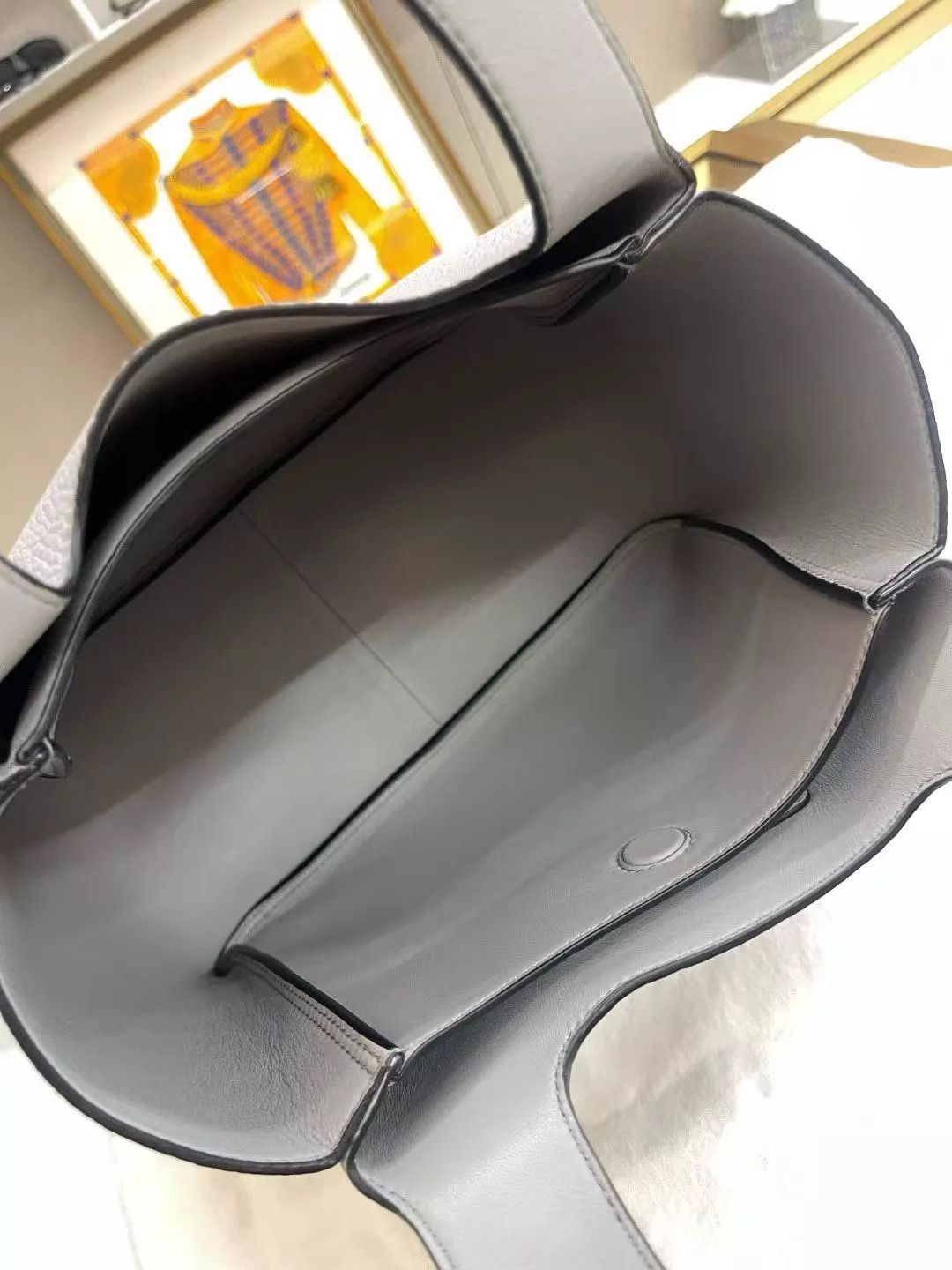 Prada Prada Flou M Logo Leather Handbag 99 New Dust Bag Size ONE SIZE - 8 Thumbnail