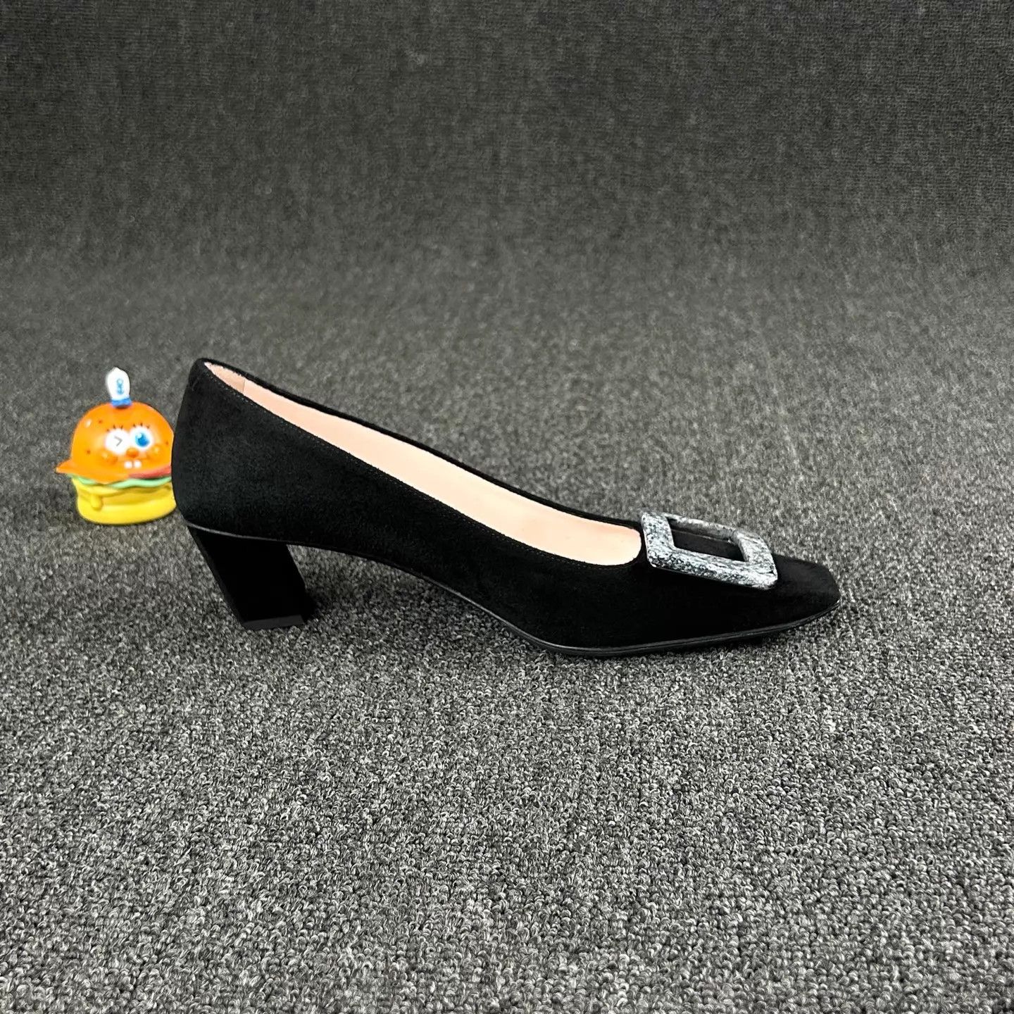 Roger Vivier Roger Vivier Black Buckle Flat 35.5 HB6841 Size US 5 / IT 35 - 4 Thumbnail
