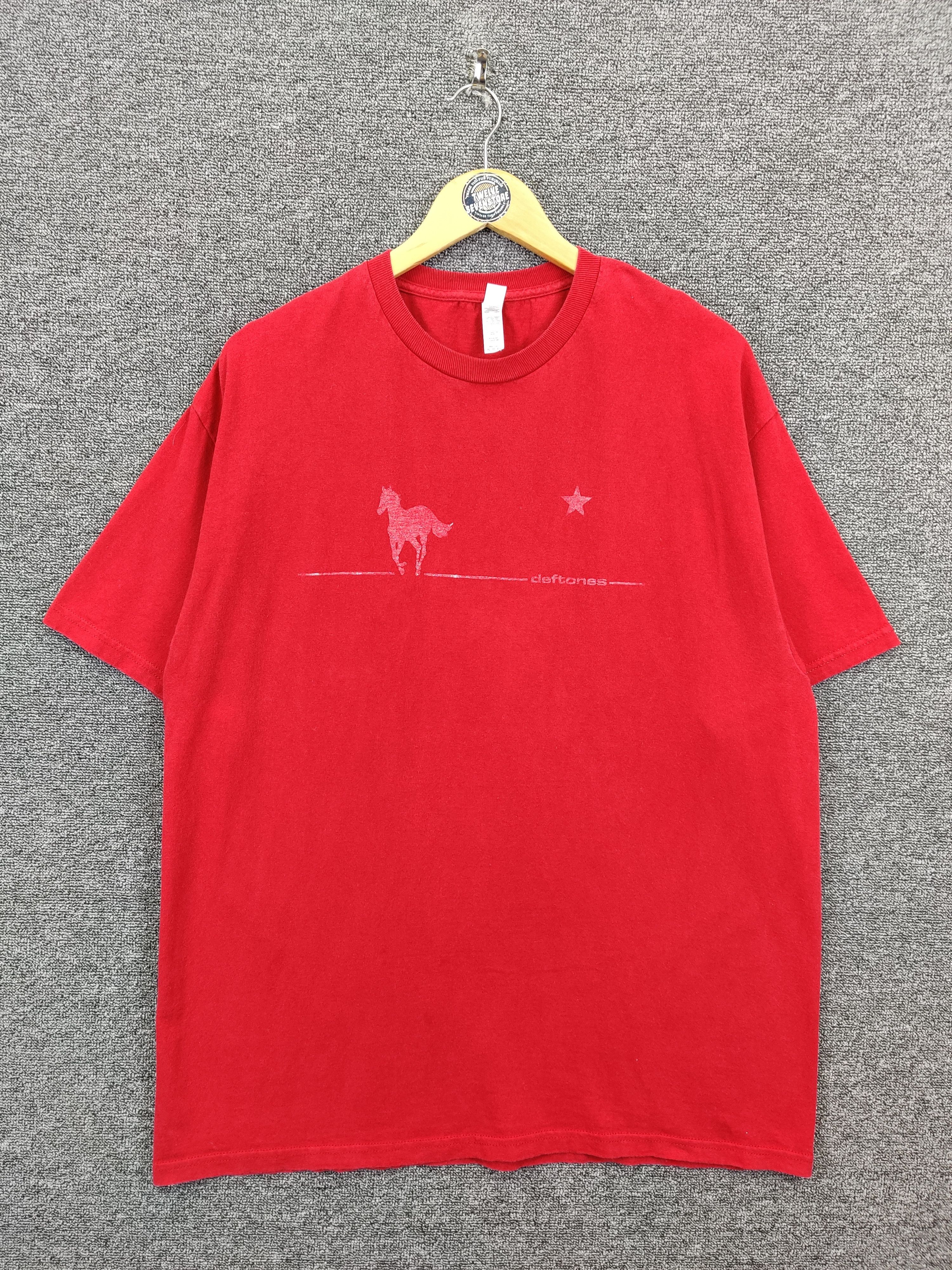 Band Tees Deftones White Pony Band Tee Tshirt Size US XL / EU 56 / 4 - 1 Thumbnail