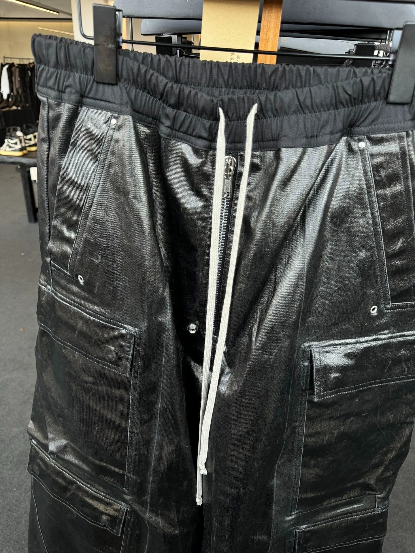 Rick Owens Rick Owens Metal coated zipper tooling pocket wide-leg pant Size US 32 / EU 48 - 2 Thumbnail