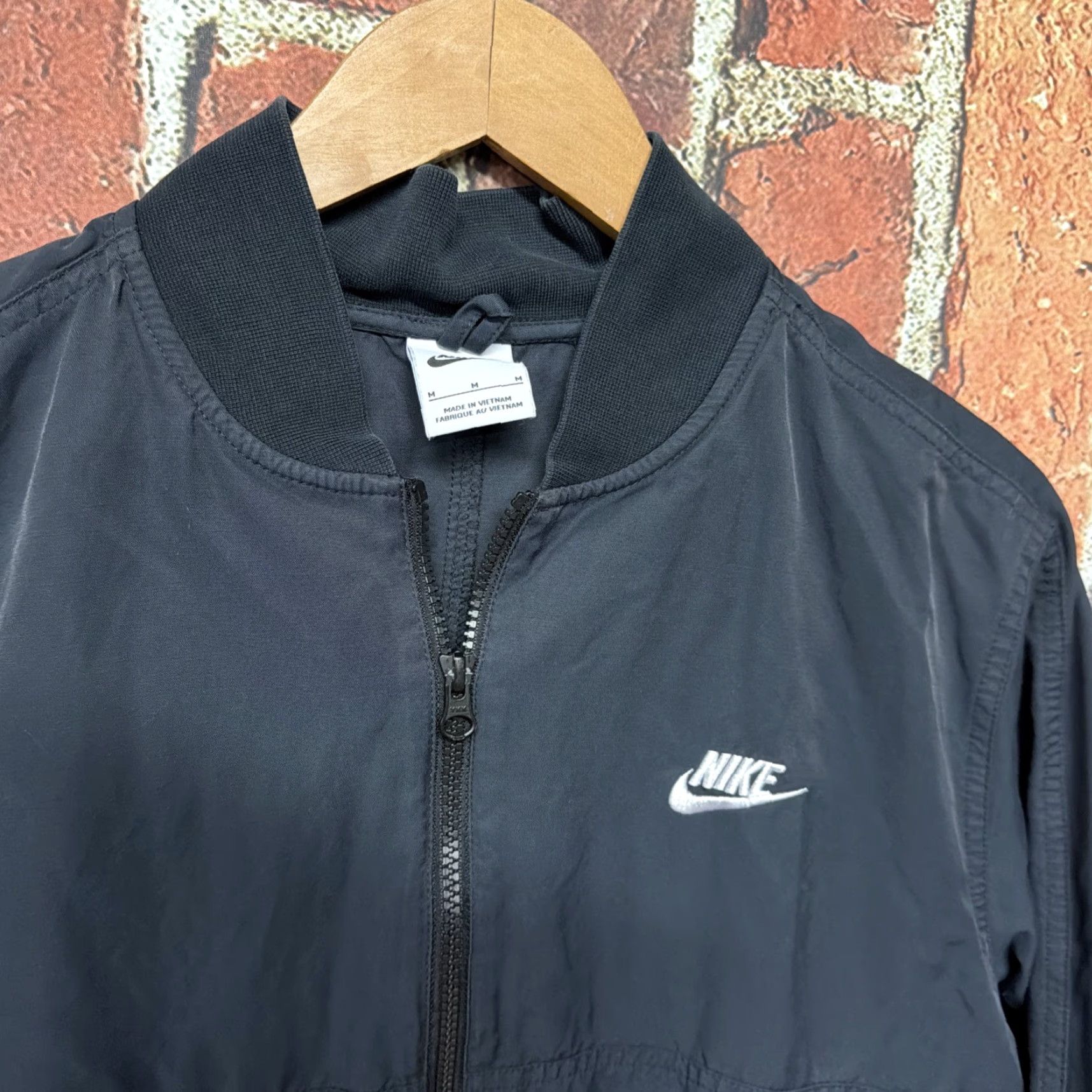Nike NIKE Men's FULL ZIP Woven Players Jacket DN4458-010 BLK Size M Size US M / EU 48-50 / 2 - 2 Thumbnail
