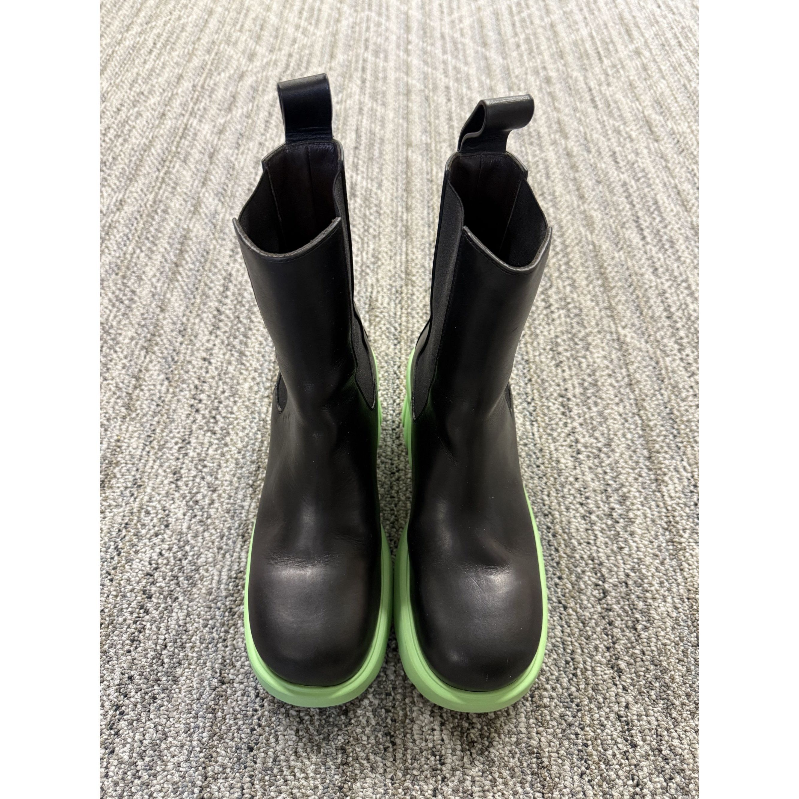 Bottega Veneta Bottega Veneta Black Leather Ankle Boots With Green Soles Si Size US 7.5 / IT 37.5 - 2 Thumbnail