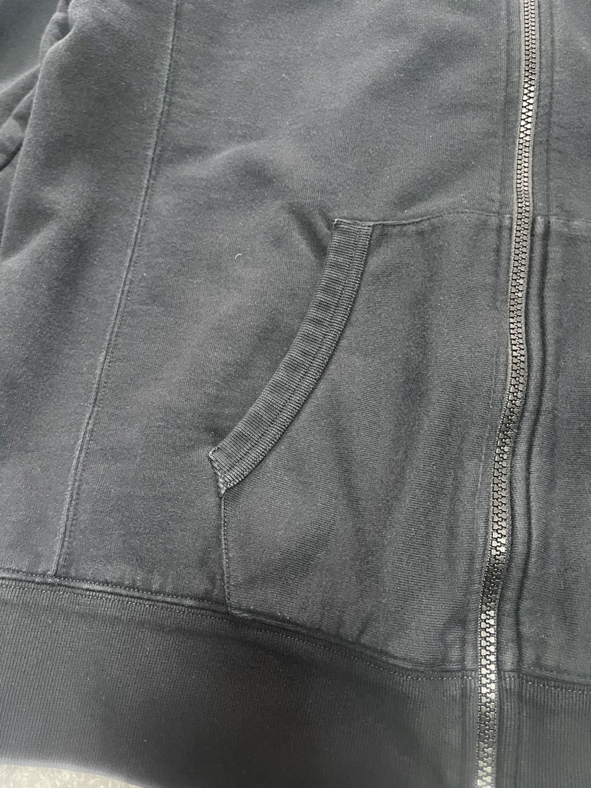 Fragment Design × Moncler MONCLER FRAGMENT ZIP HOODIE WORLD TOUR 2019 SIZE M-L Size US L / EU 52-54 / 3 - 9 Thumbnail