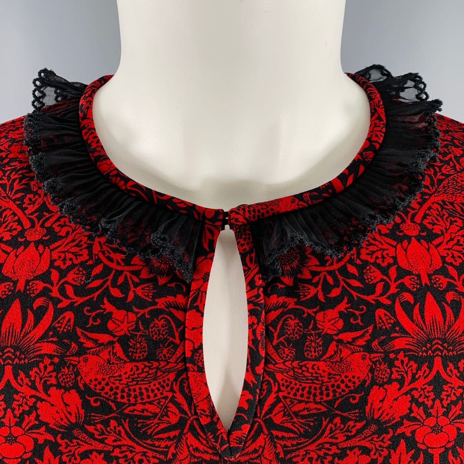 Marc by Marc Jacobs Size XS Red Black Polyester Blend Short Sleeve Blouse Size XS / US 0-2 / IT 36-38 - 2 Thumbnail