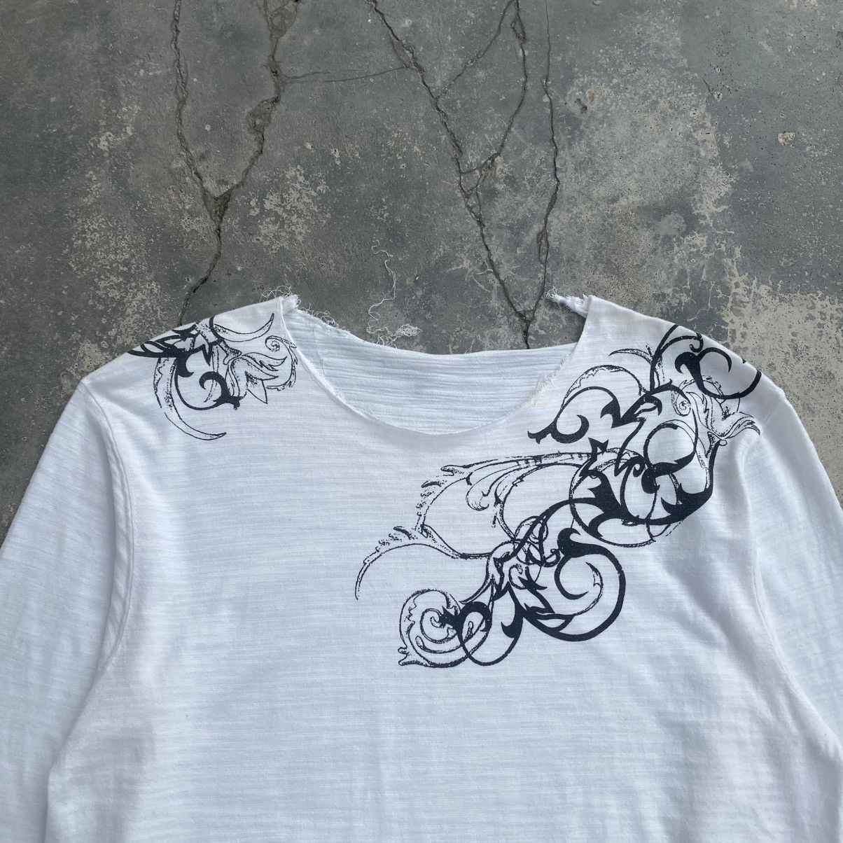 Tornado Mart Tribal Print Shirt with Raw Neck & Sleeves Size US M / EU 48-50 / 2 - 3 Thumbnail