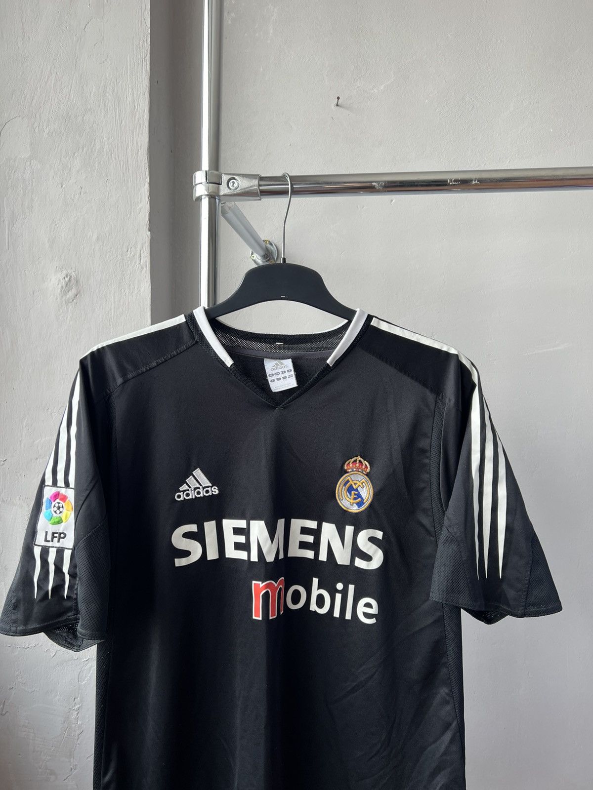 Adidas 2004/05 REAL MADRID AWAY SOCCER JERSEY FOOTBALL SHIRT L Size US L / EU 52-54 / 3 - 4 Thumbnail