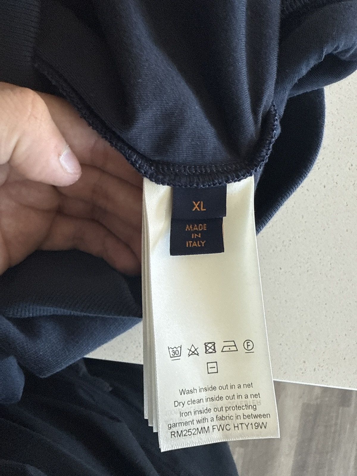Louis Vuitton Louis Vuitton Embroidered Signature Hoodie Size US XL / EU 56 / 4 - 3 Thumbnail