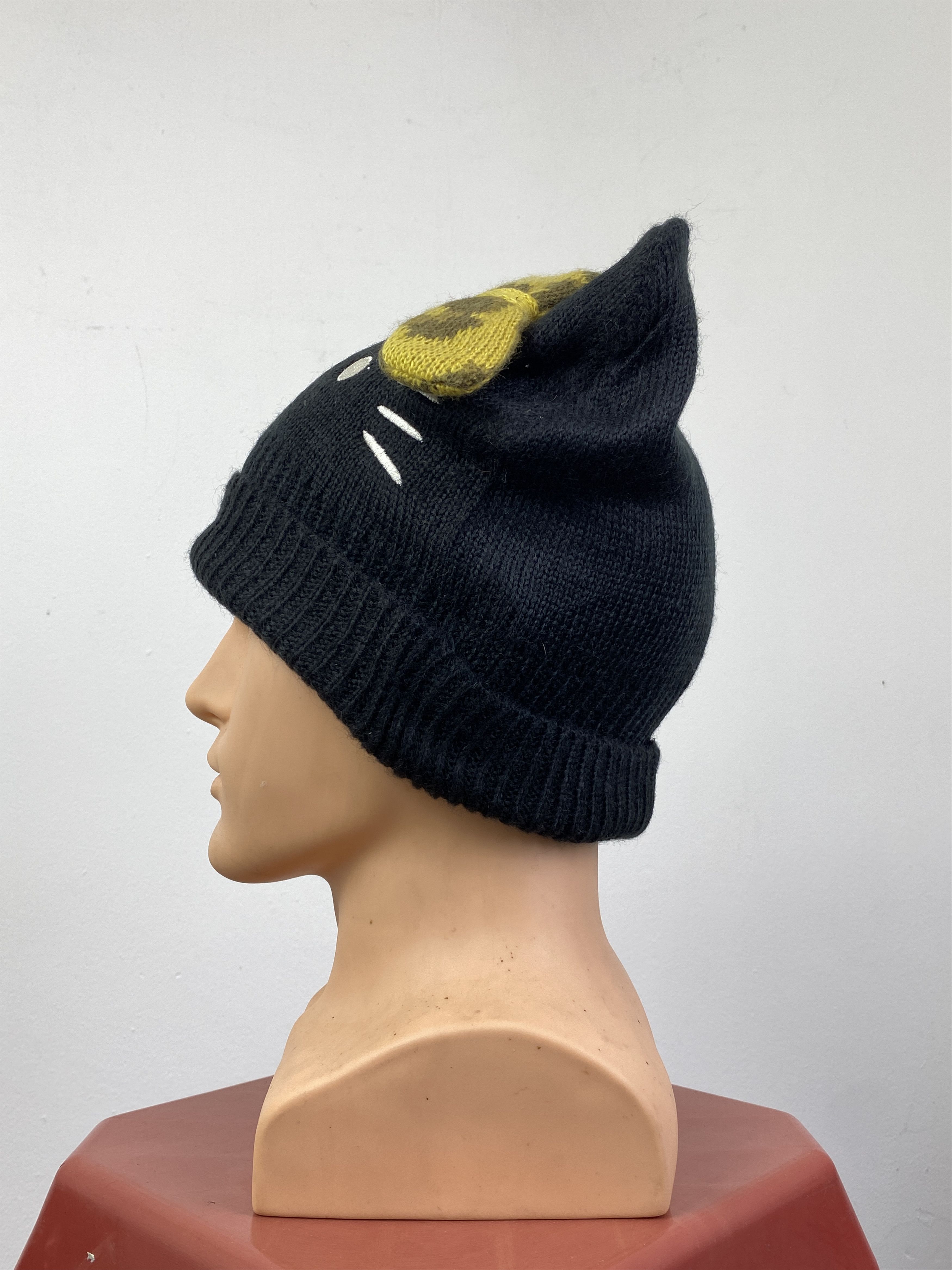 Hello Kitty Beanie / Winter Hat / Snow Cap BA0091