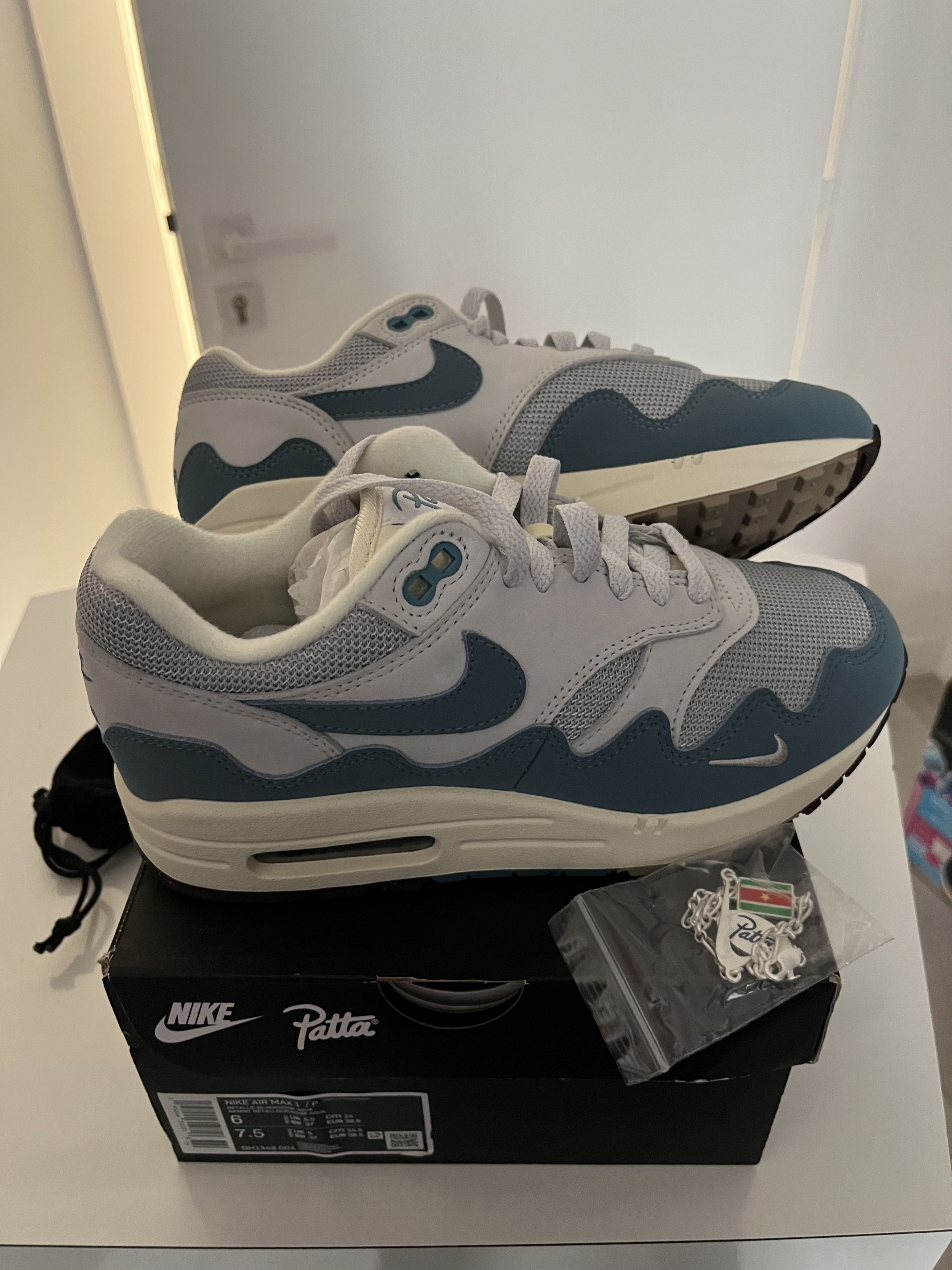 Nike Nike Air Max 1 Patta Size US 6 / EU 39 - 2 Thumbnail