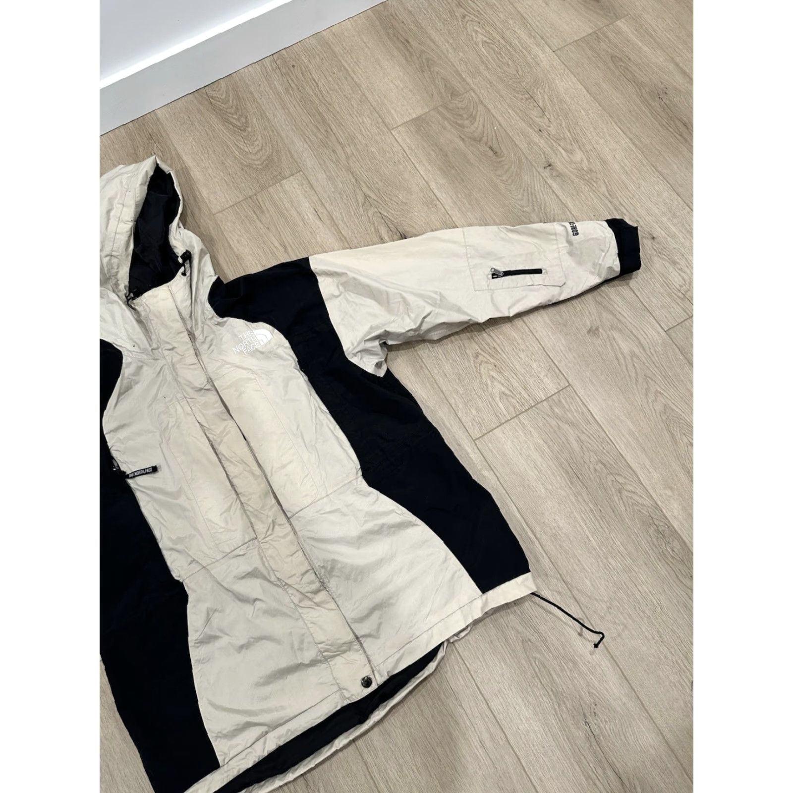 The North Face The North Face Gore Tex Women's Jacket Ski Snowboard Beige Black L Large Size L / US 10 / IT 46 - 2 Thumbnail