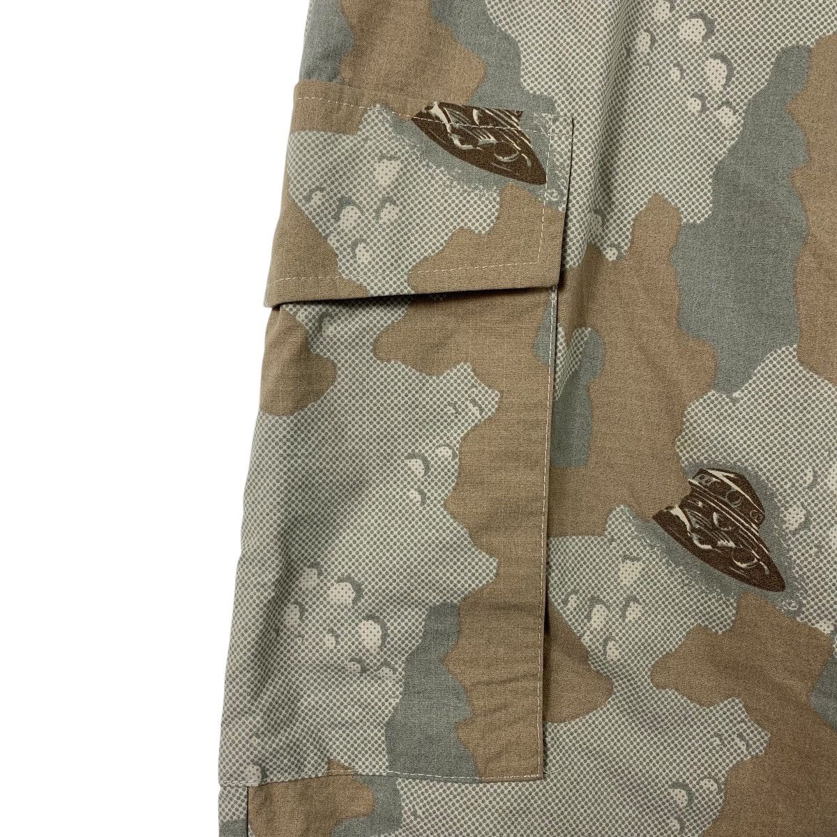 GU × Japanese Brand × Undercover GU X UNDERCOVER Camo full print cargo pants Size US 34 / EU 50 - 9 Thumbnail