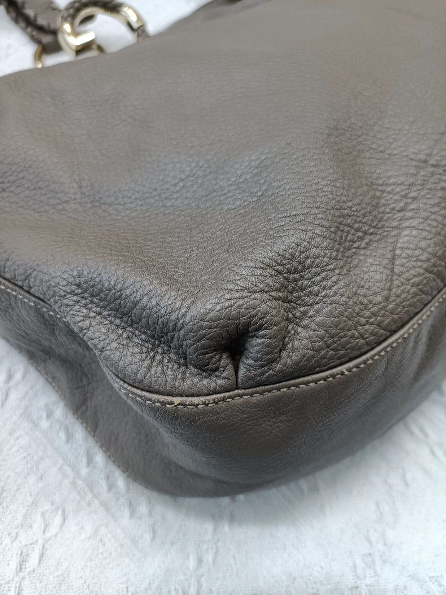 Gucci Gucci Vintage Armpit Bag w/ Strap (Size 41x35-52) Size ONE SIZE - 4 Thumbnail