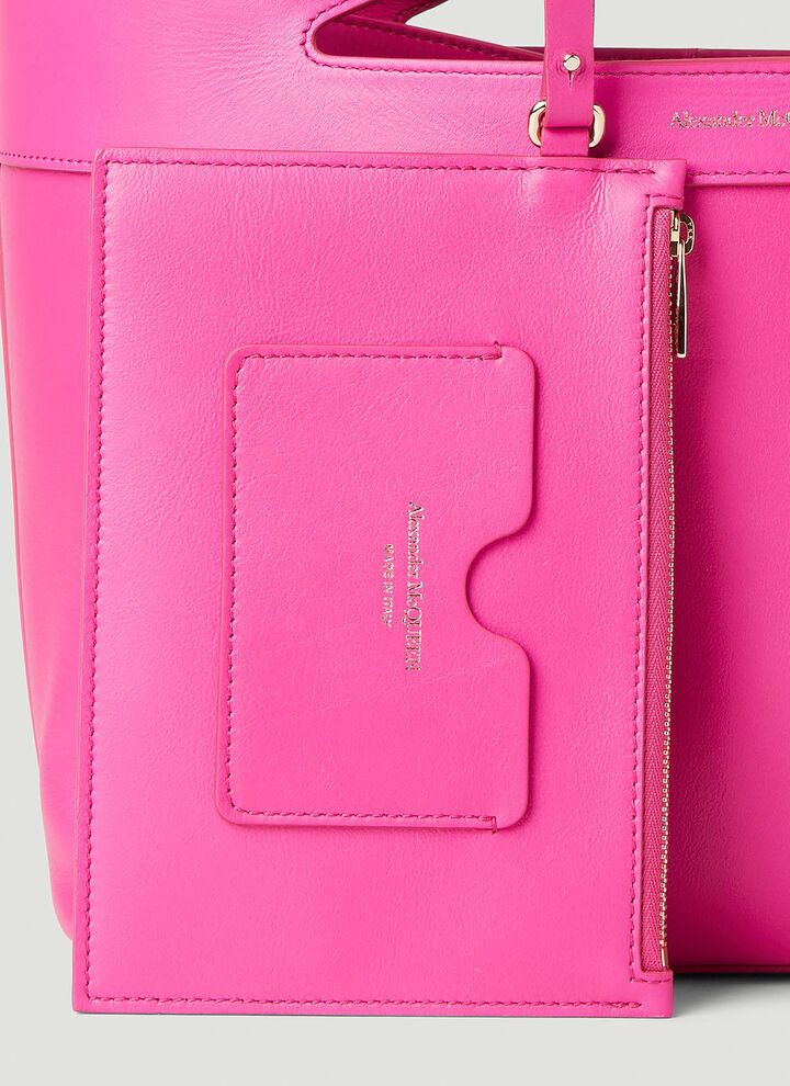 Alexander McQueen o1y0325 Size: OS / Handbag in Fuchsia Size ONE SIZE - 6 Thumbnail
