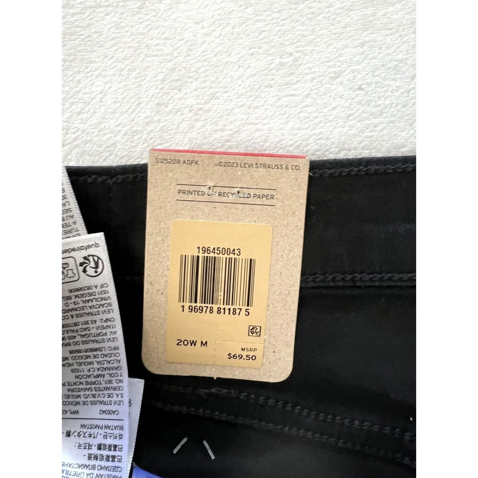 Levi's Levi's 315 Shaping Bootcut Jeans Womens 20W M Black Wash Mid Rise Stretch Boots Cut Denim Cotton Polyester Spandex Jeans Womens 5-Pocket Design N/A Size 42" / US 20 - 4 Thumbnail