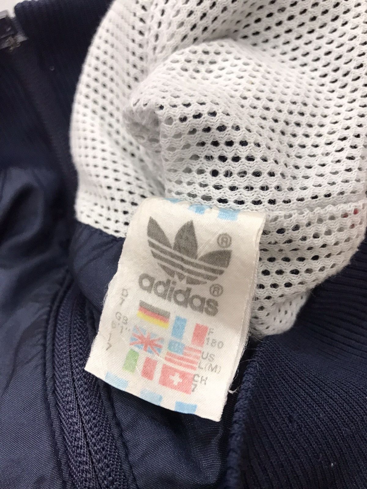 Adidas Adidas Vintage Light Jacket Size US L / EU 52-54 / 3 - 19 Thumbnail