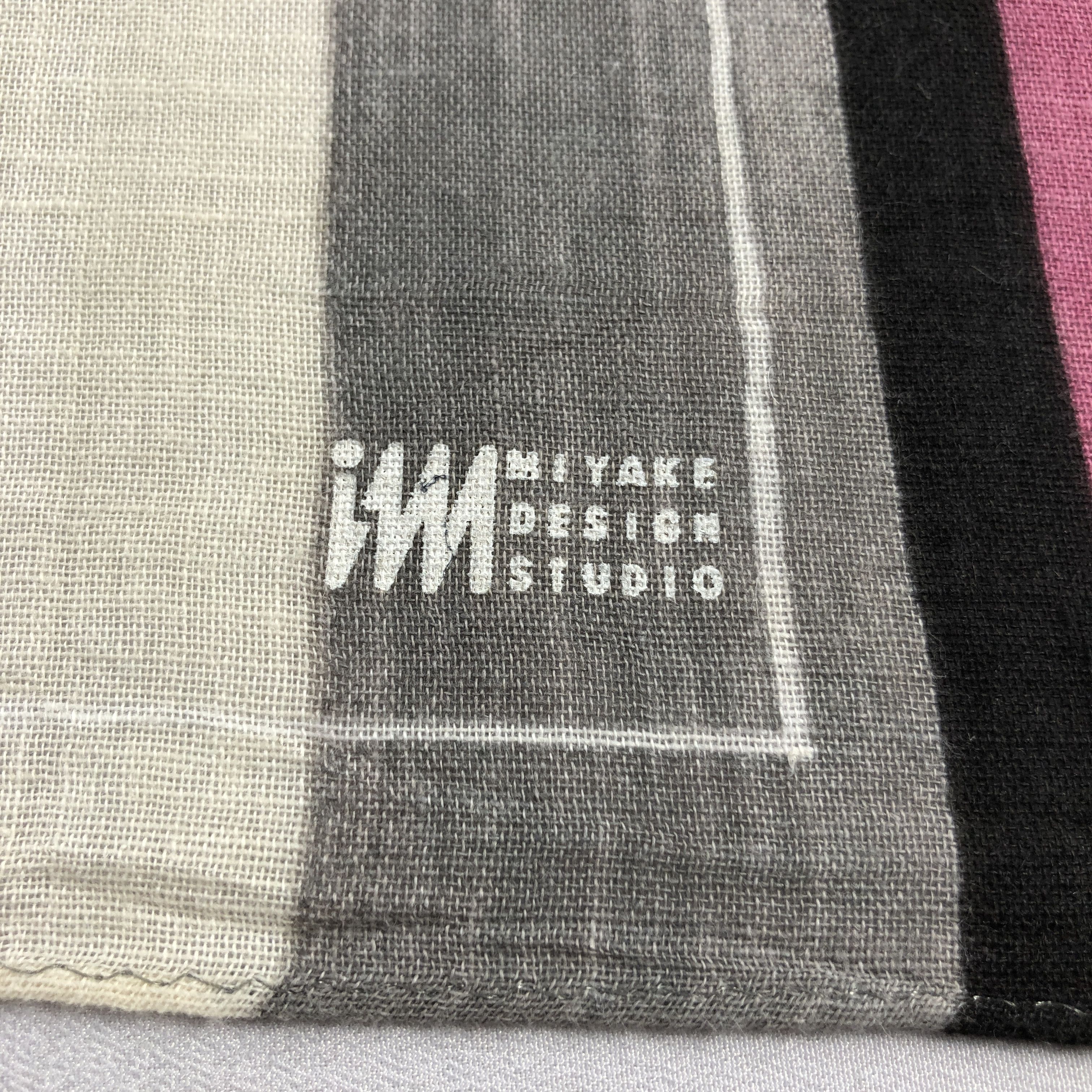 Issey Miyake × Vintage Issey Miyake Handkerchief Geometric Print H2526 Size ONE SIZE - 3 Thumbnail