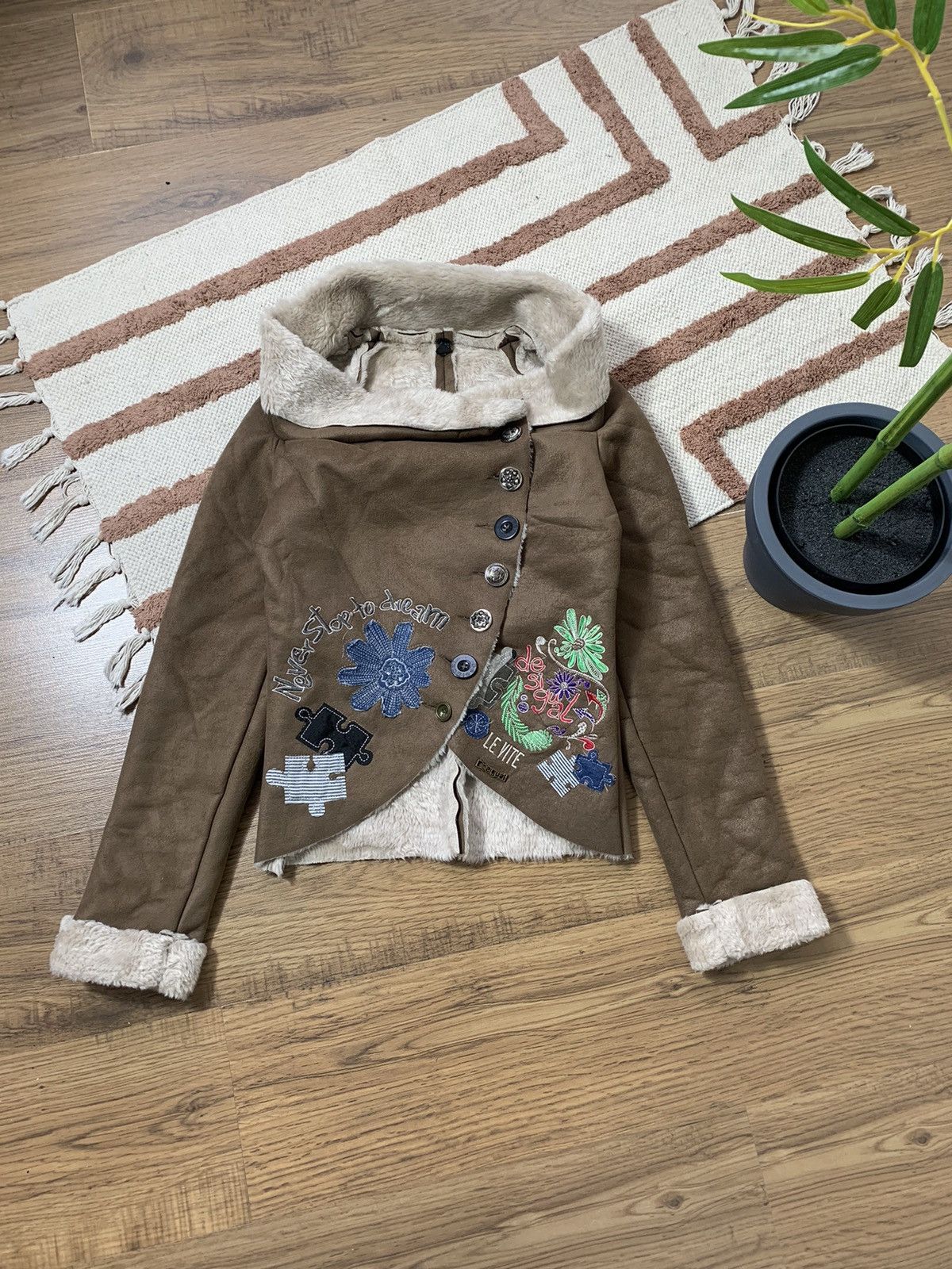 Desigual VINTAGE DESIGUAL AVANT GARDE 2000s SHEEPSKIN COAT Size XS / US 0-2 / IT 36-38 - 8 Thumbnail